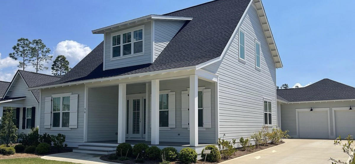 Huff home built in 2019, 4 bed 4 baths,WOOF stove , Subzero Fridge, hardwoods throughout. Ship lap walls, screen in porch. New saltwater pool and jacuzzi. New Fire pit next to pool. Swim , tennis and golf course community.