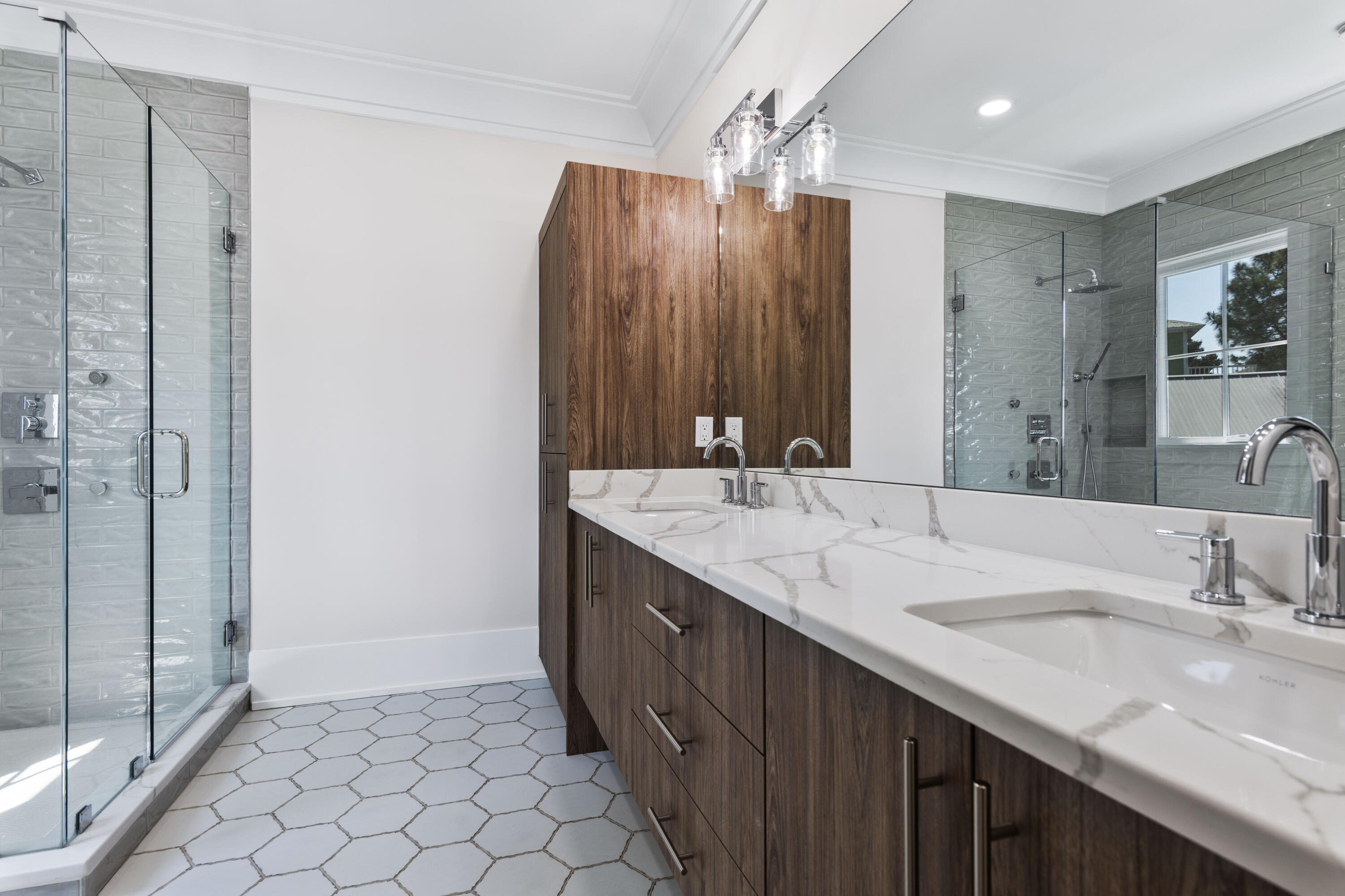 CALYPSO POINTE - Residential