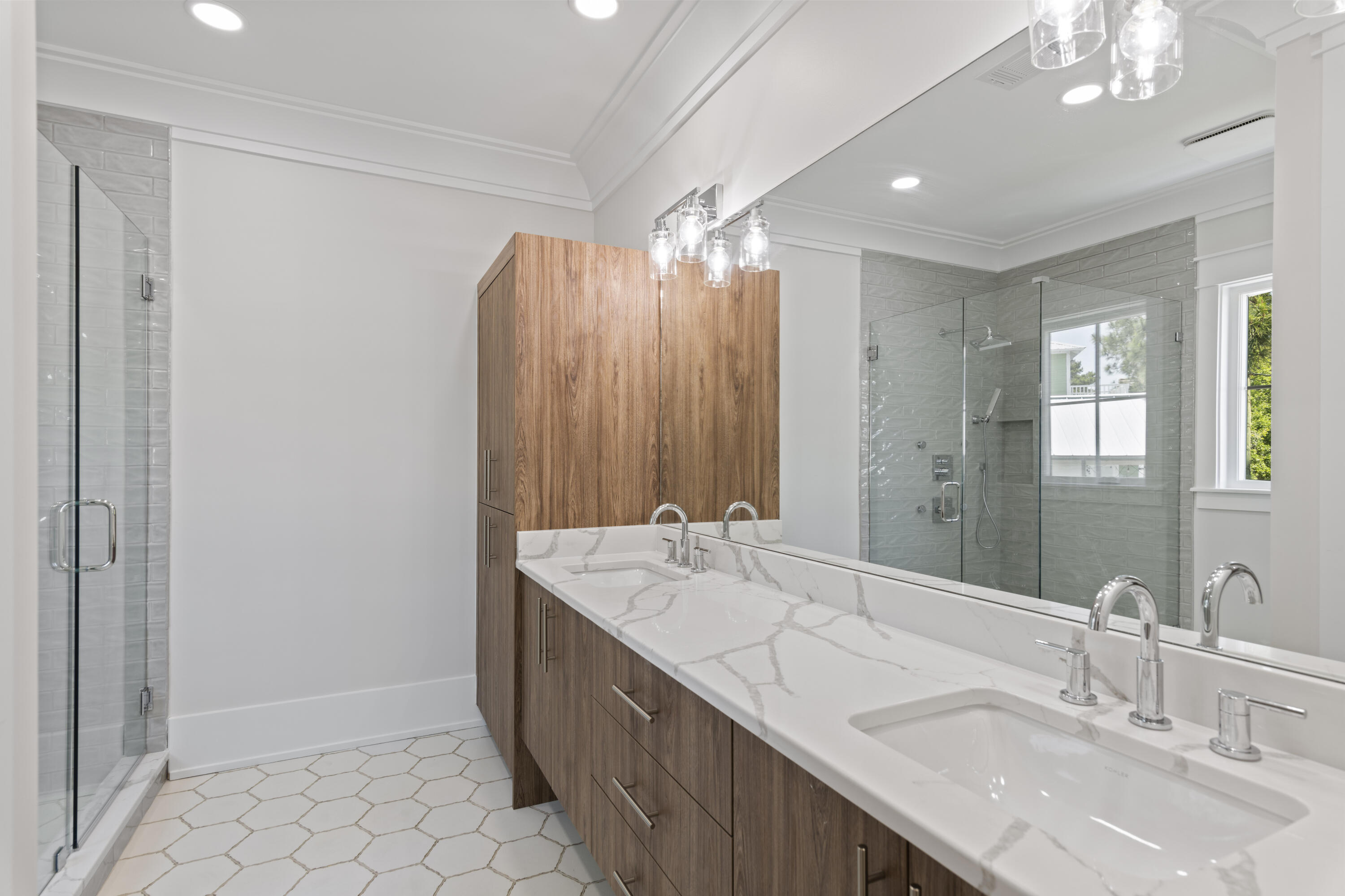 CALYPSO POINTE - Residential