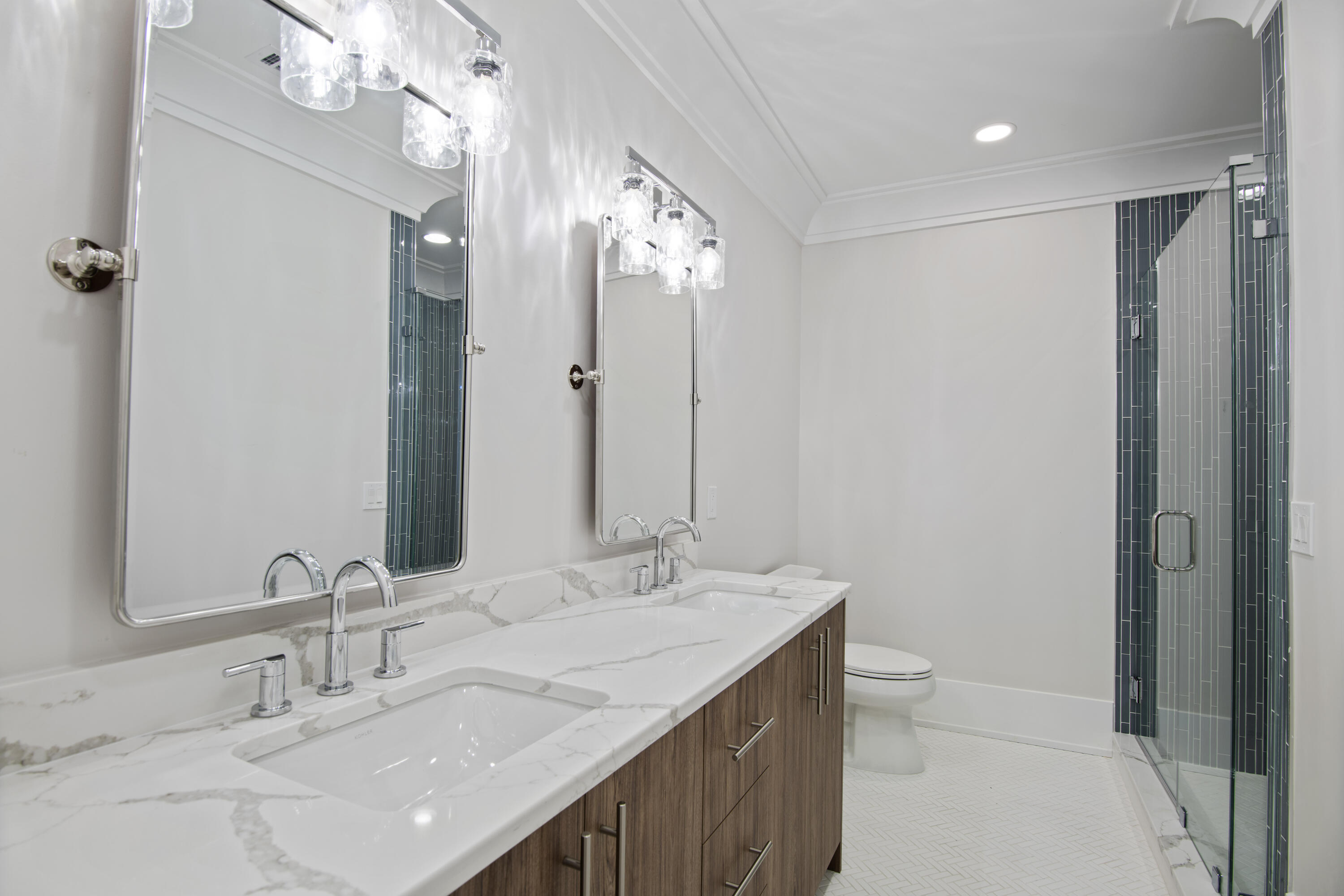 CALYPSO POINTE - Residential