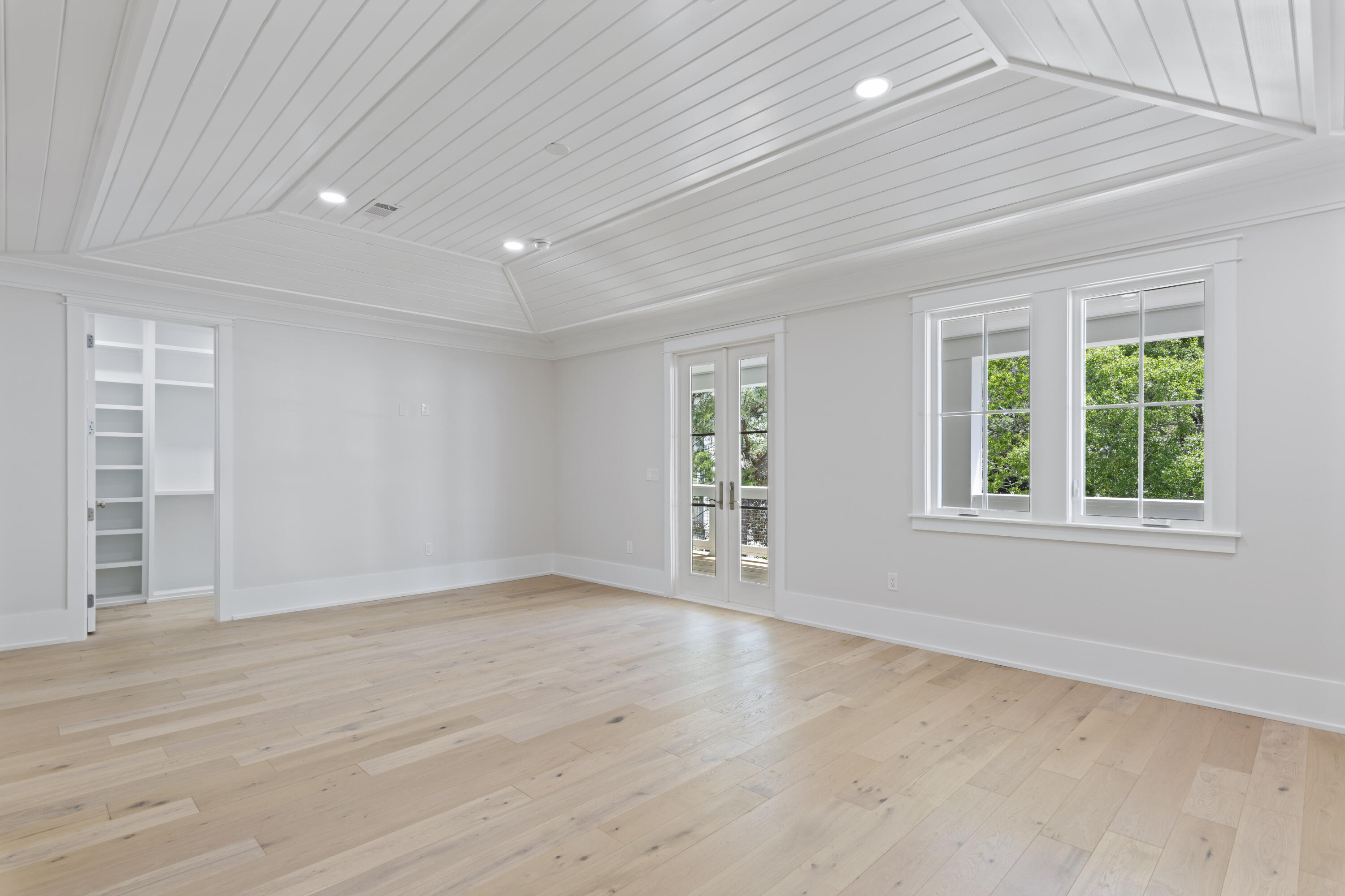 CALYPSO POINTE - Residential