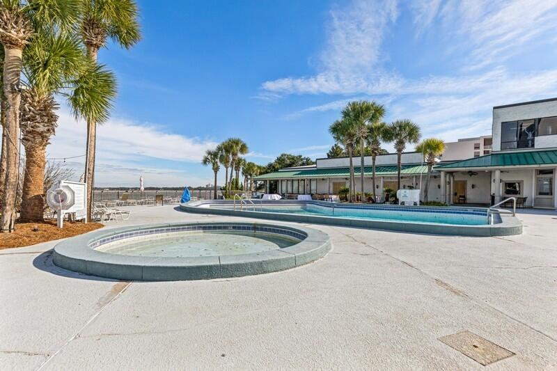 BAYSIDE CONDO SANDESTIN - Residential