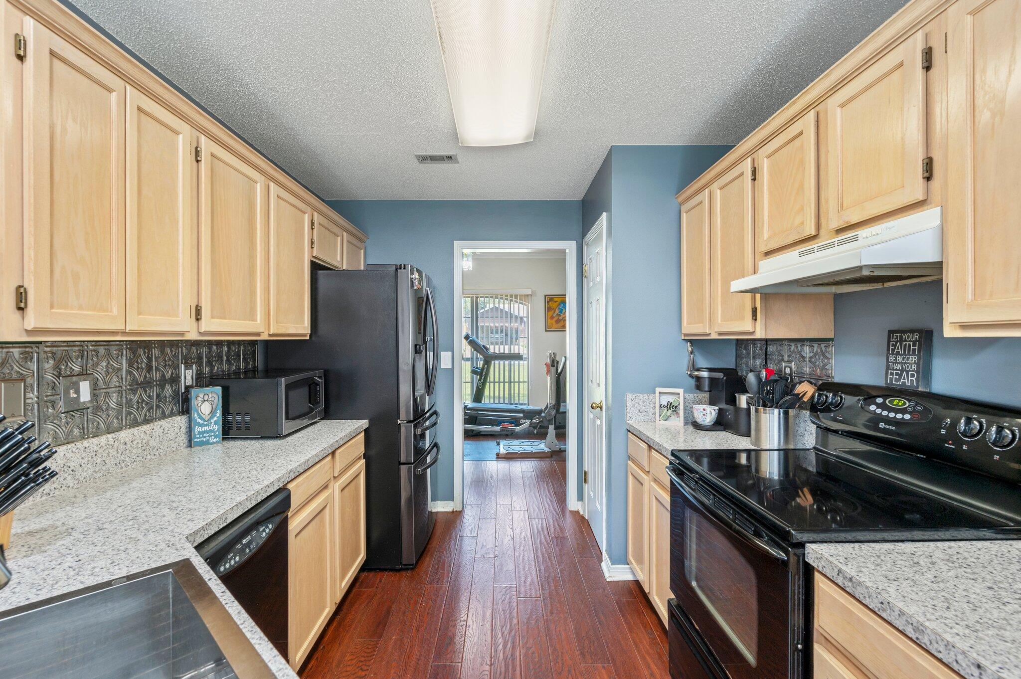 COUNTRYVIEW ESTATES 3RD ADDN - Residential