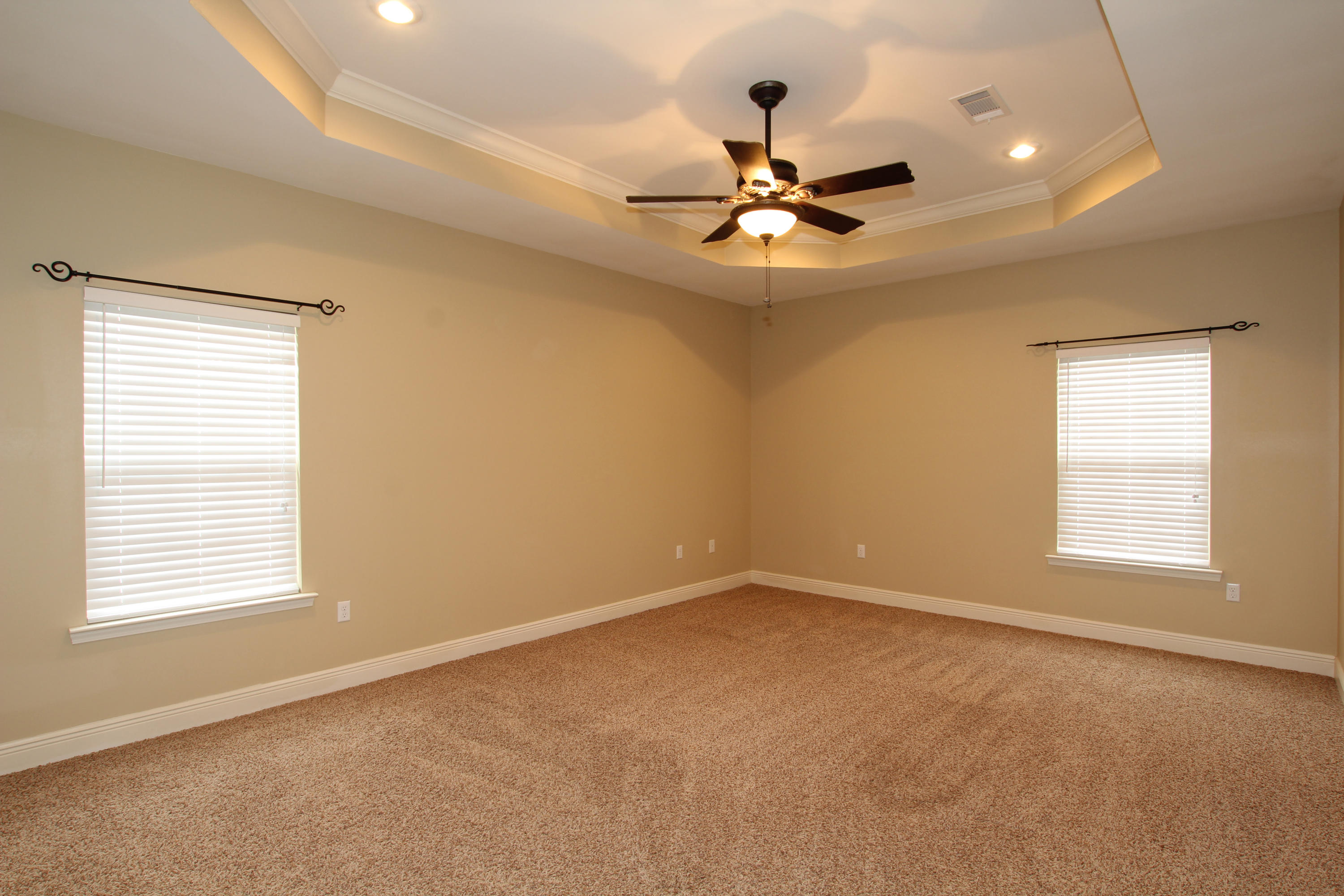 AUTUMN WOODS - Residential