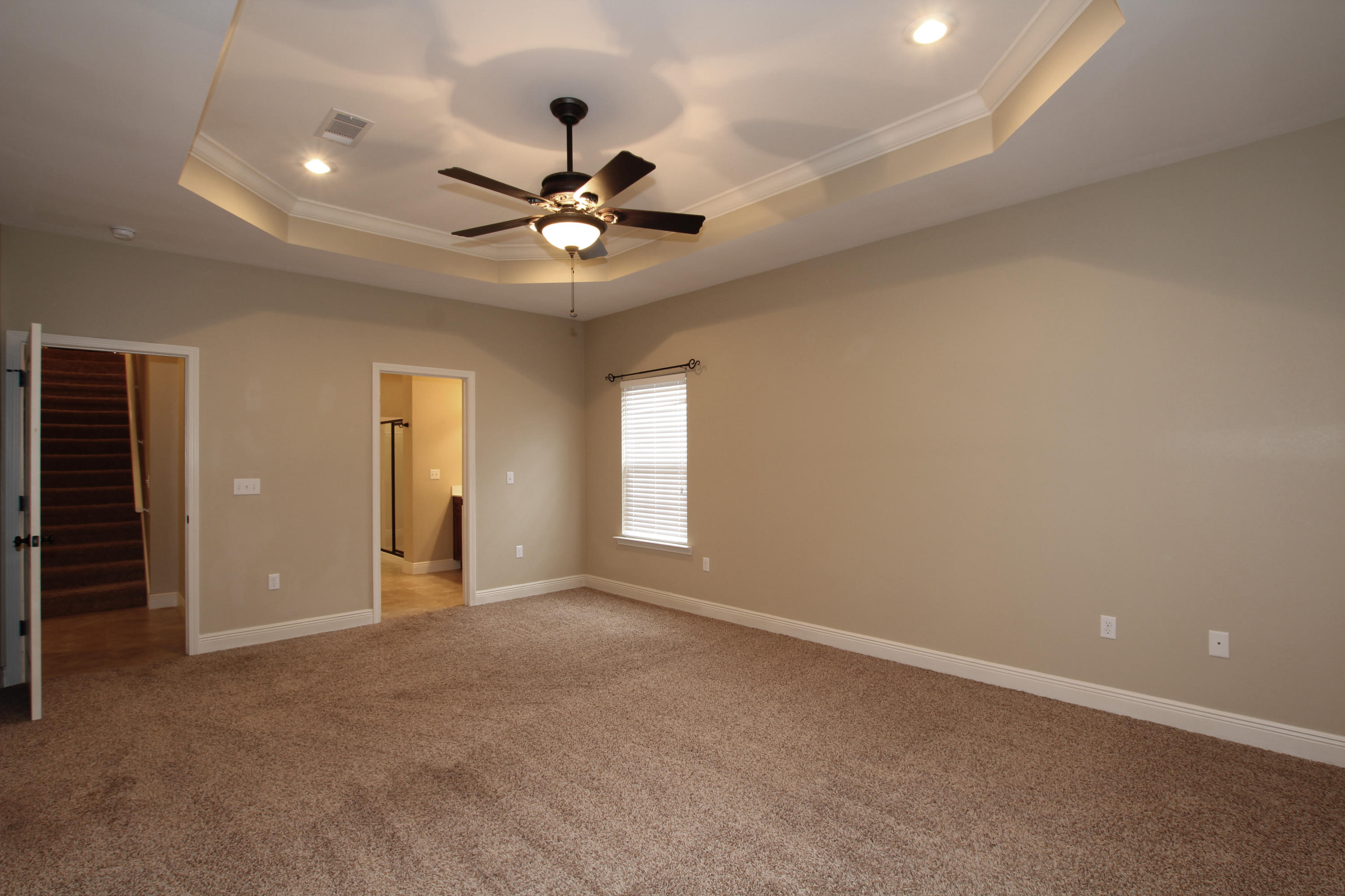 AUTUMN WOODS - Residential