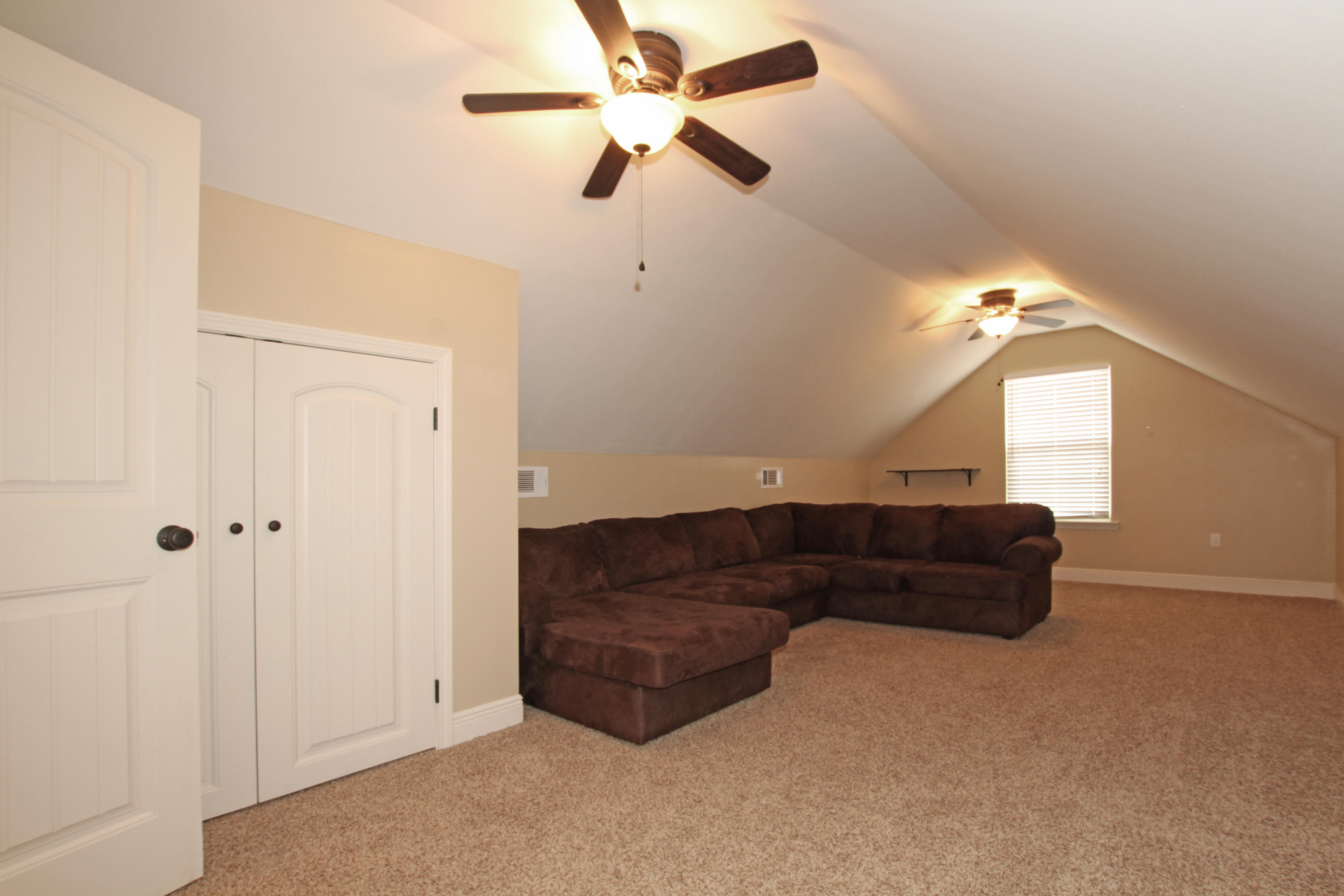 AUTUMN WOODS - Residential