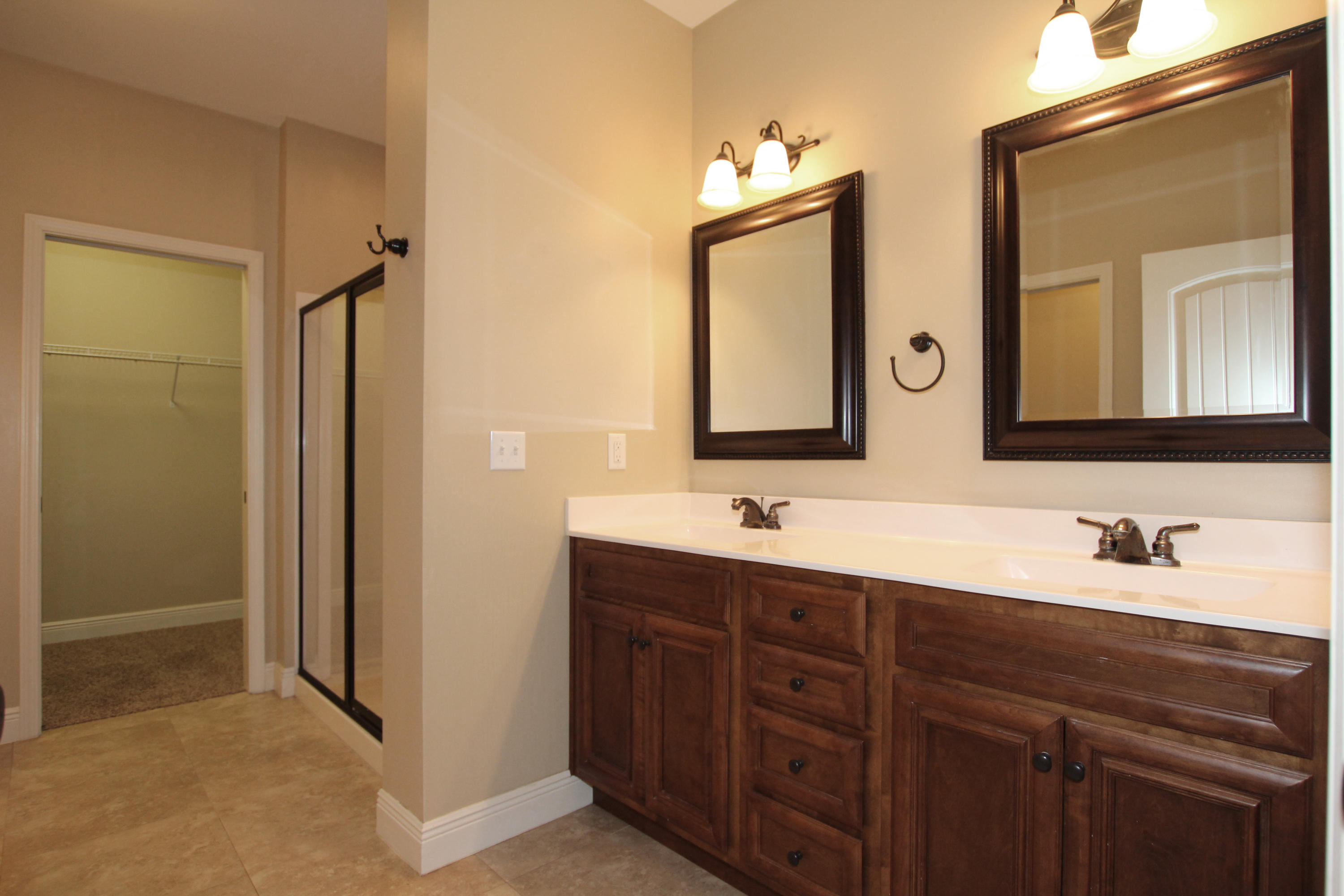 AUTUMN WOODS - Residential