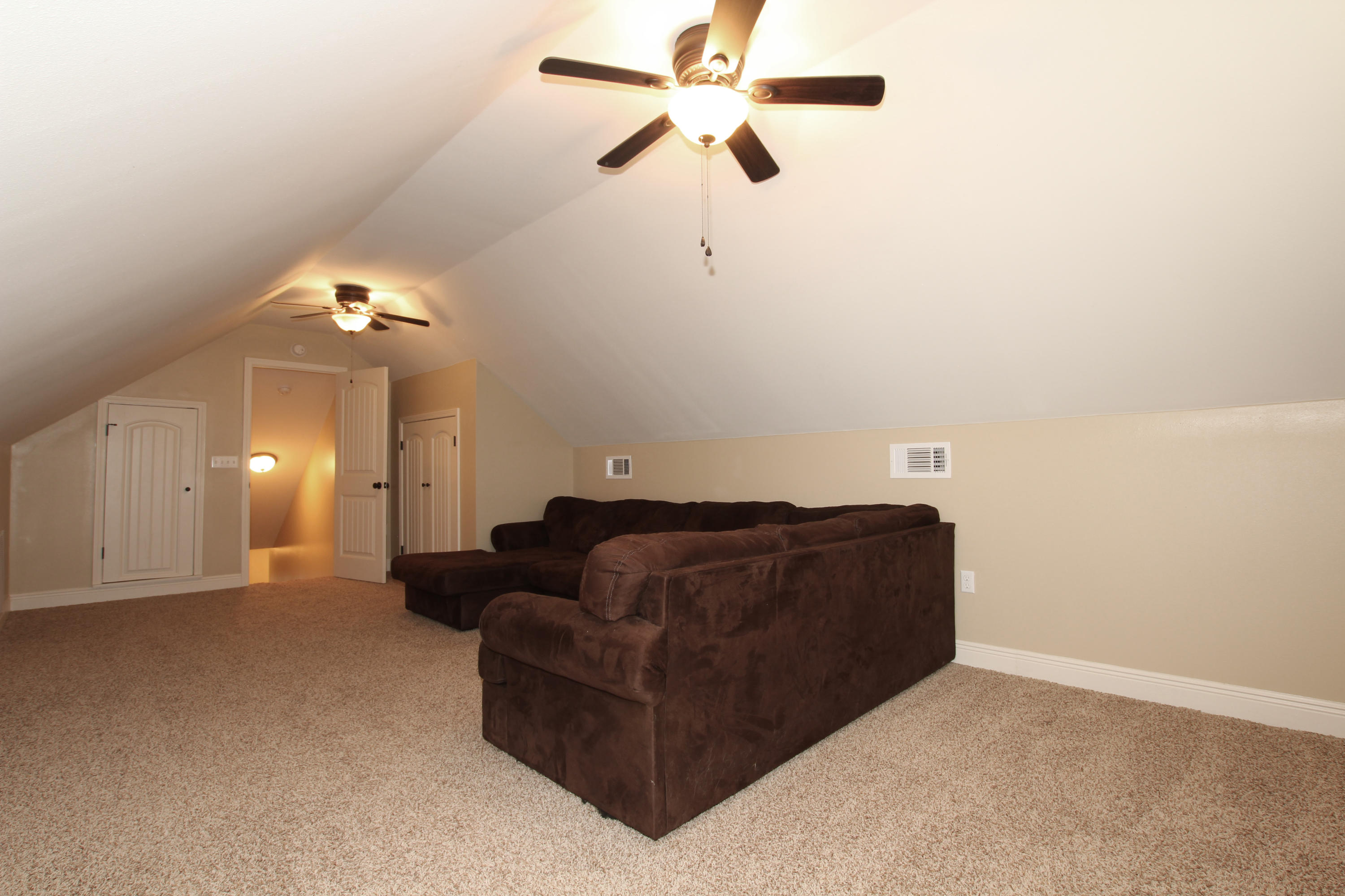 AUTUMN WOODS - Residential