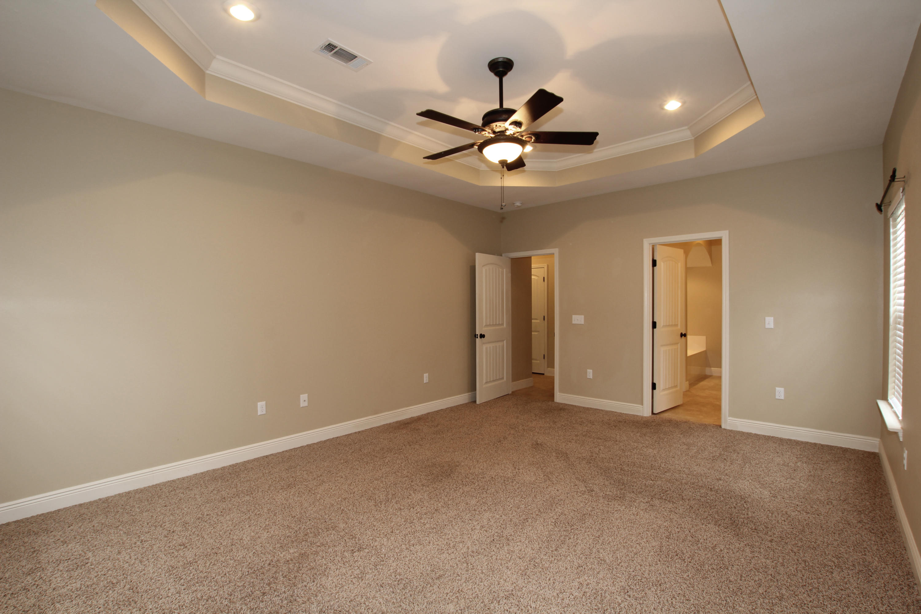 AUTUMN WOODS - Residential