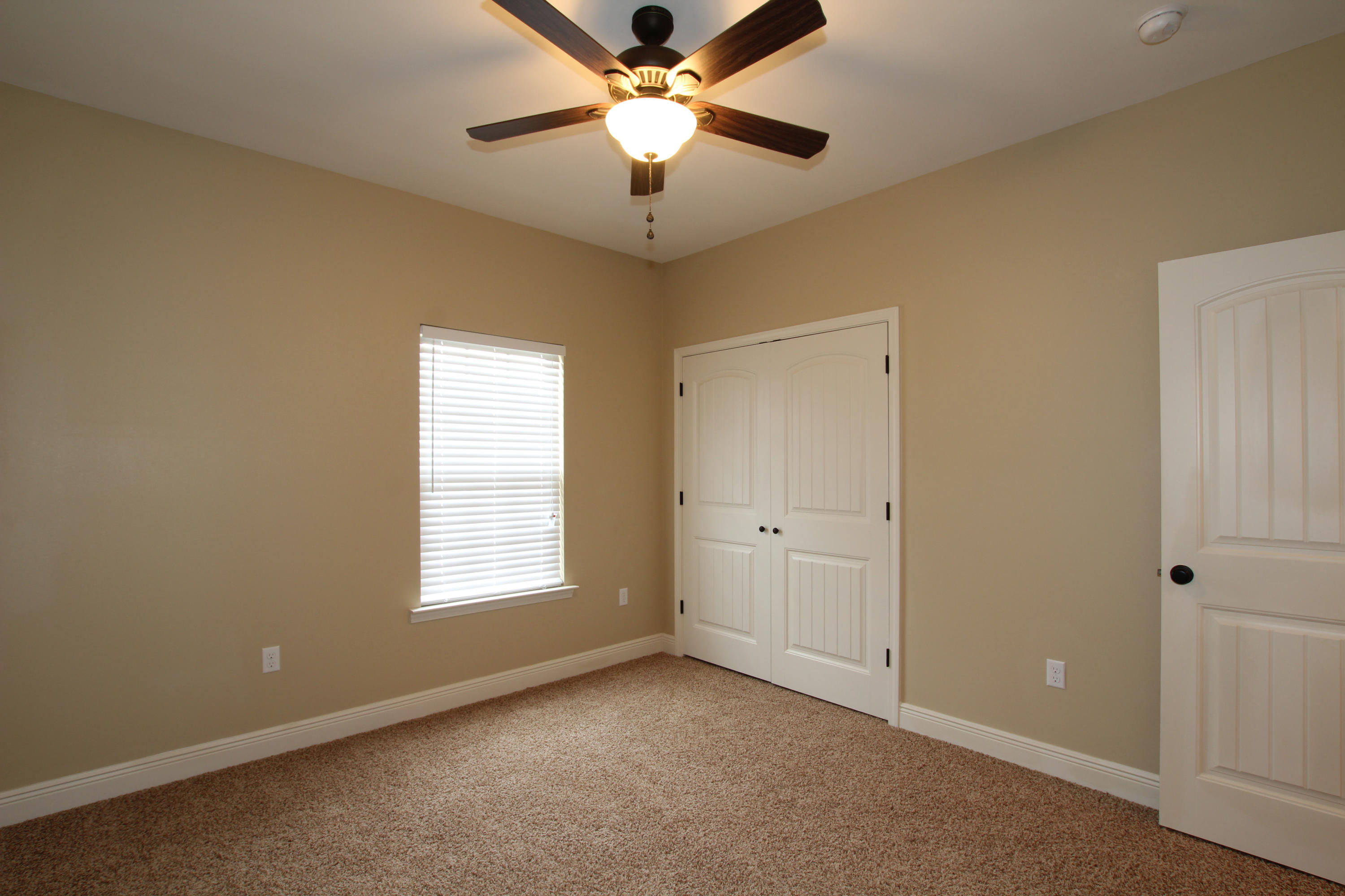 AUTUMN WOODS - Residential