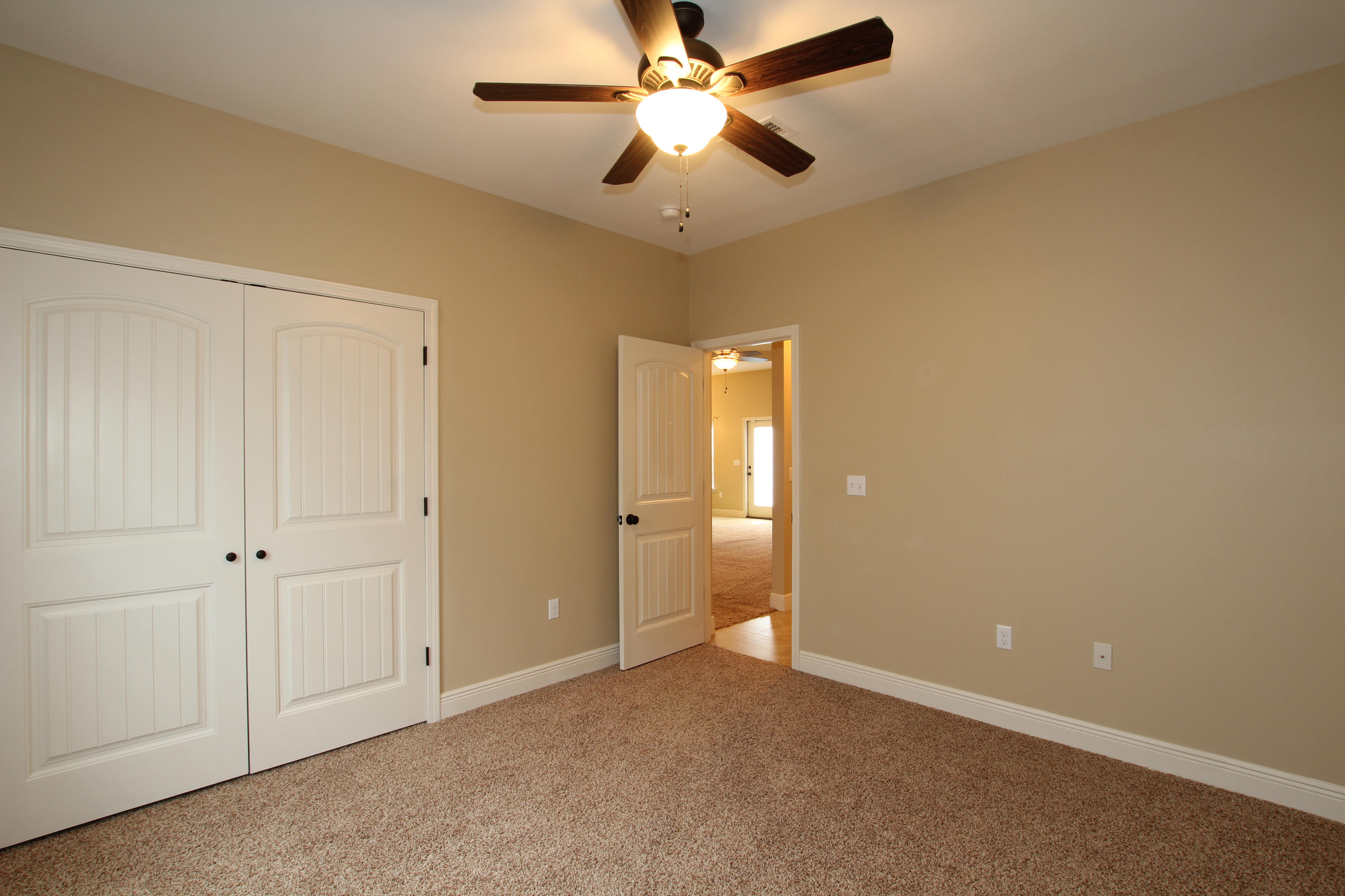 AUTUMN WOODS - Residential