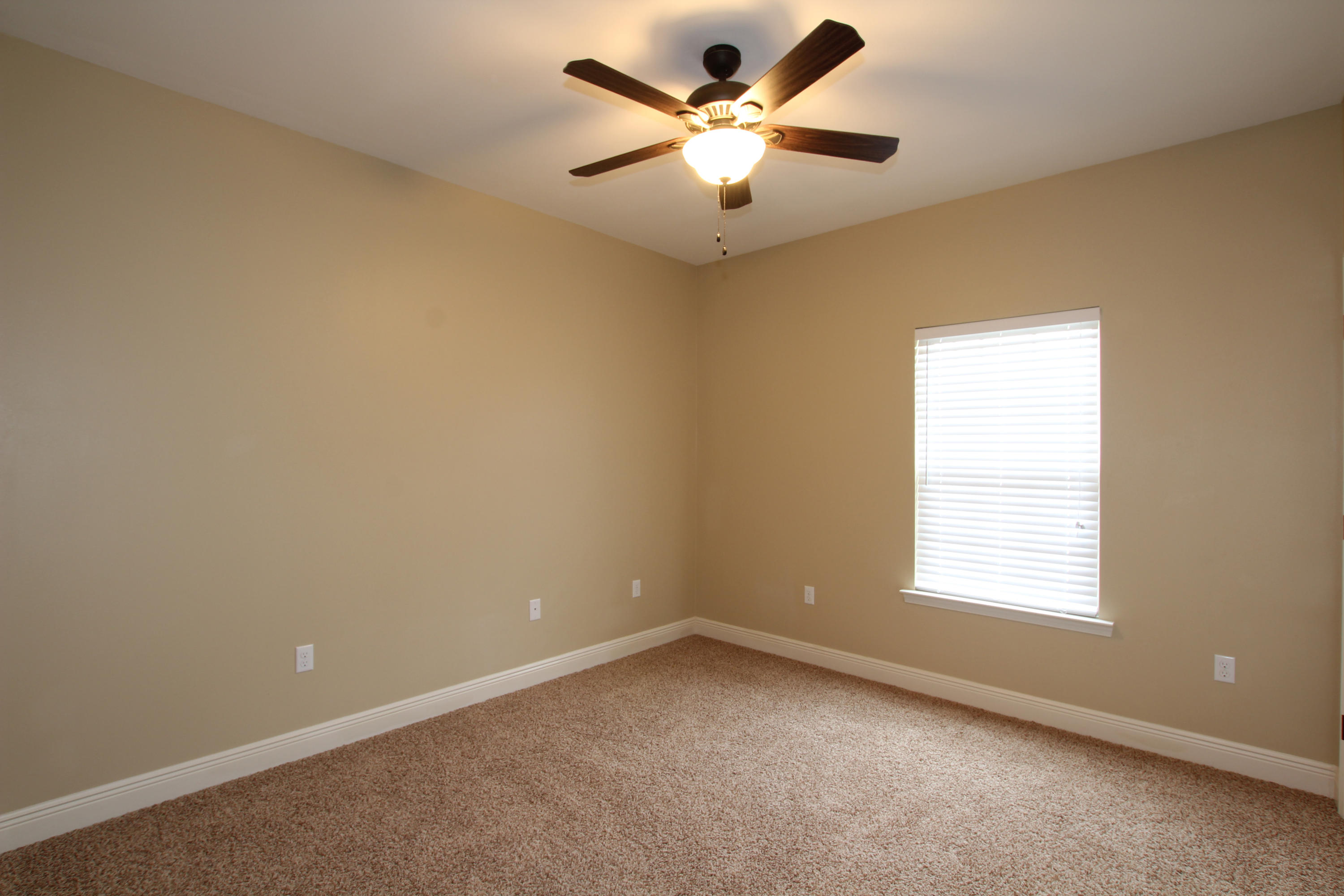 AUTUMN WOODS - Residential