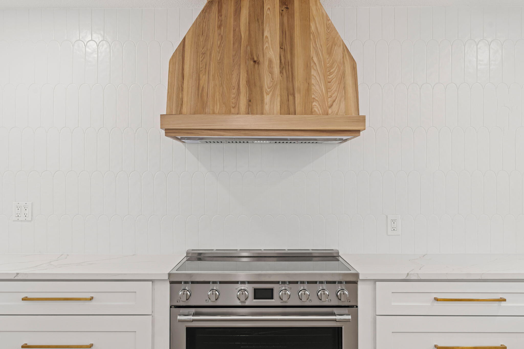 WHISPERING OAKS - Residential