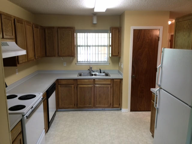 SCHNEIDER DRIVE T/H - Residential Lease