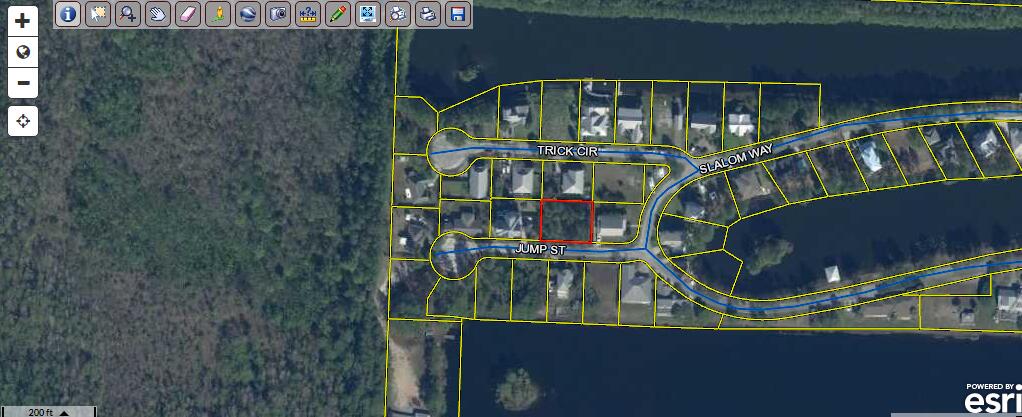 Build your dream home on this nice sized lot in the heart of South Walton! This lot is located among the beautiful ski lakes just minutes to the beaches of 30-A and Sandestin.