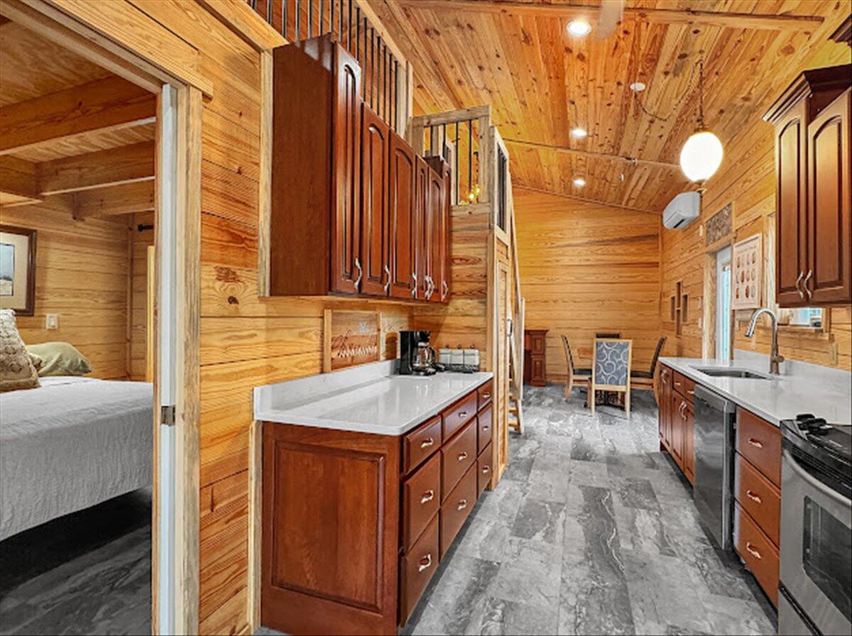 NO RECORDED SUBDIVISION - Residential