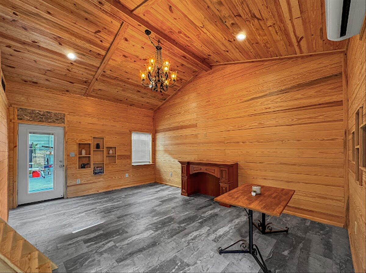 NO RECORDED SUBDIVISION - Residential