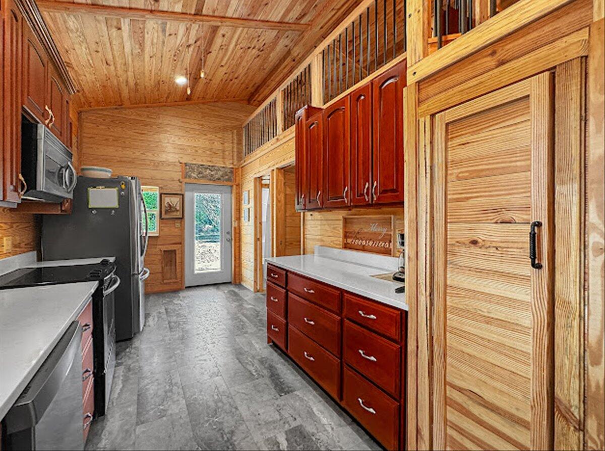 NO RECORDED SUBDIVISION - Residential