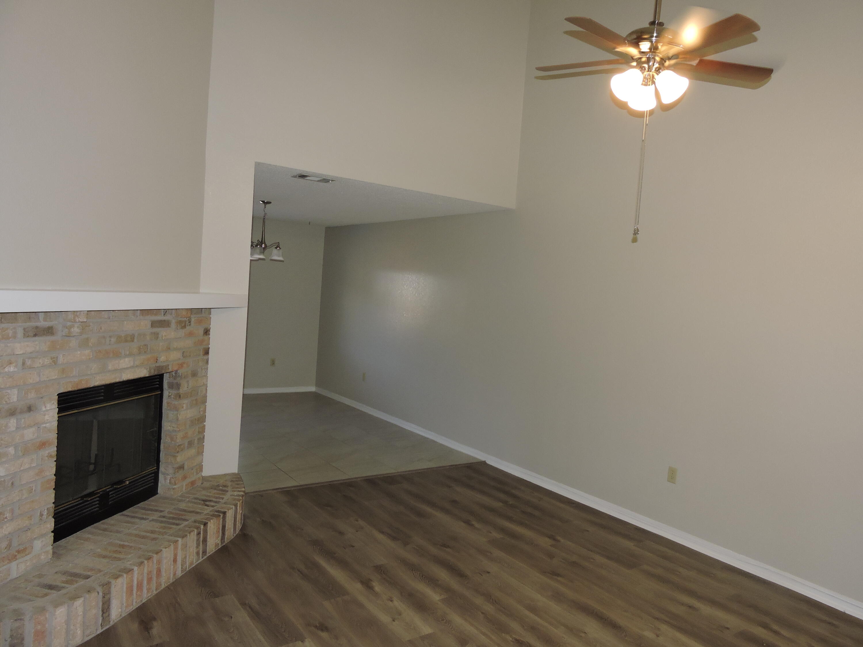 VALLEY T/H - Residential Lease