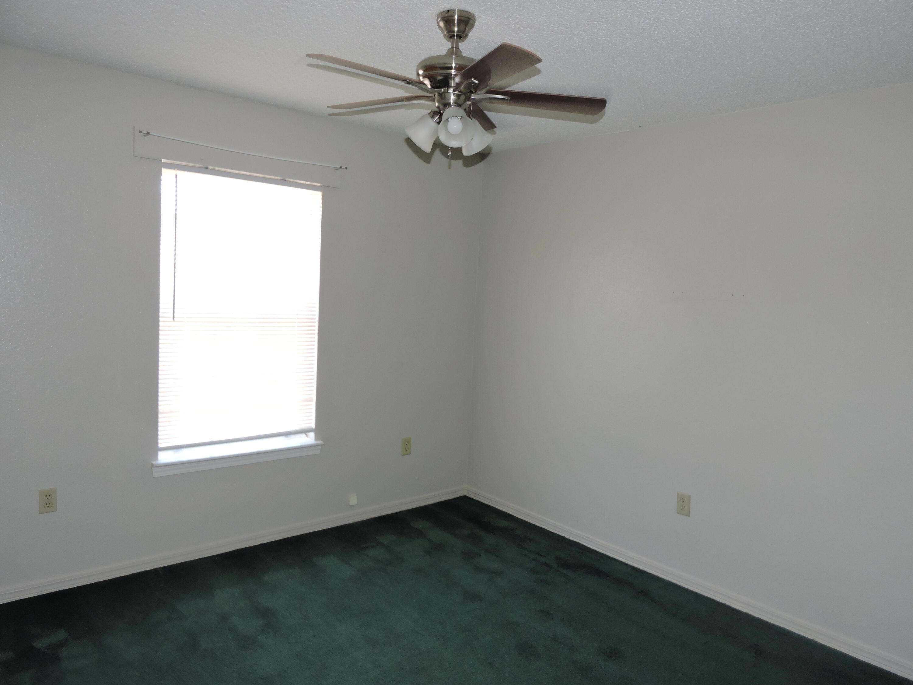 VALLEY T/H - Residential Lease