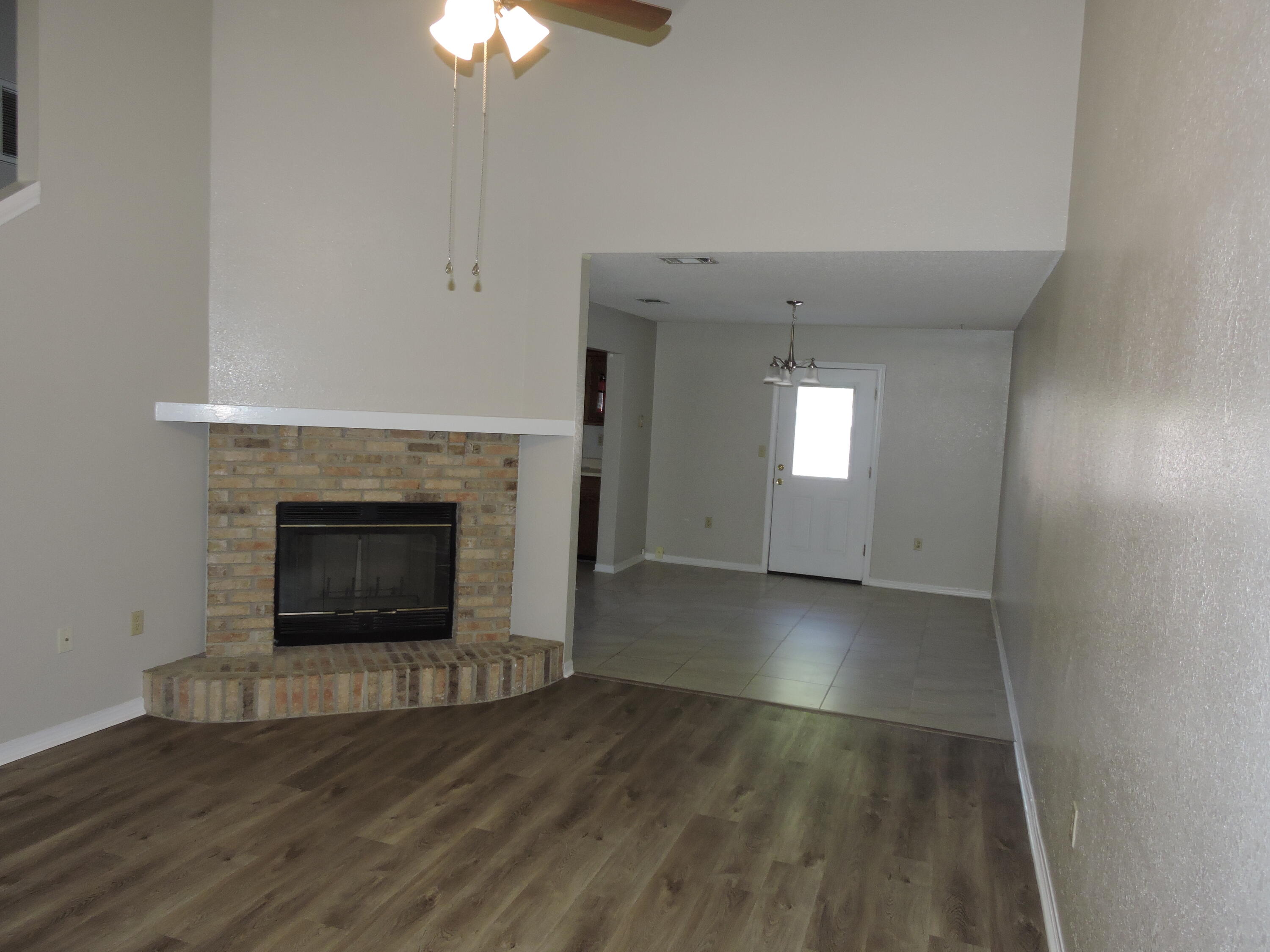 VALLEY T/H - Residential Lease