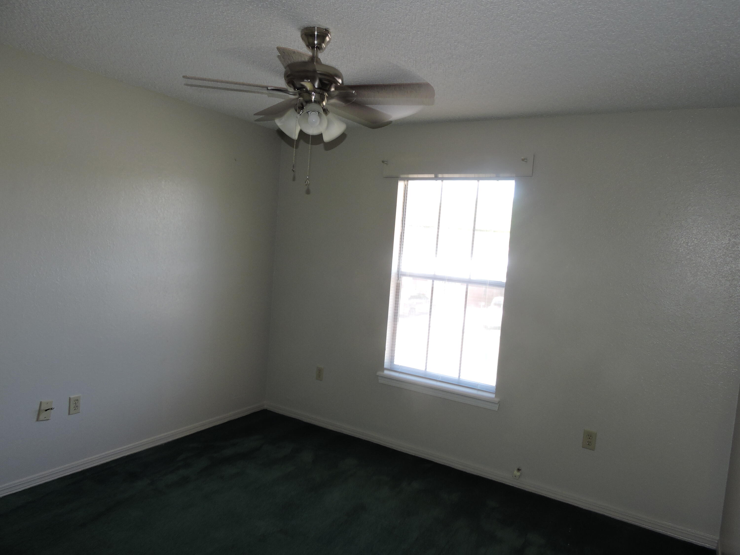 VALLEY T/H - Residential Lease