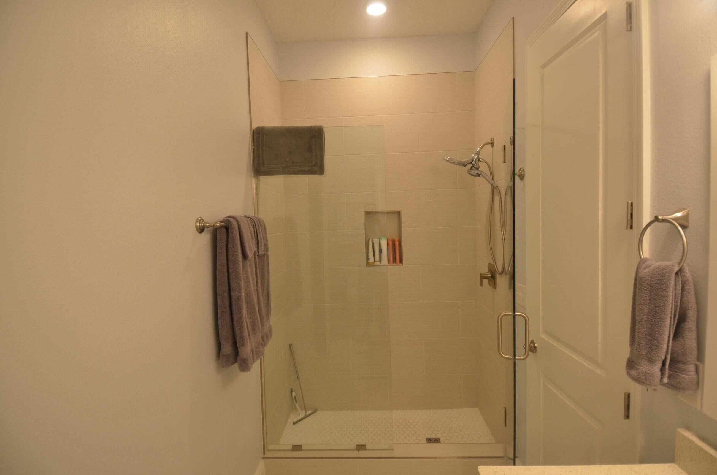 KARA LAKE TOWNHOMES - Residential