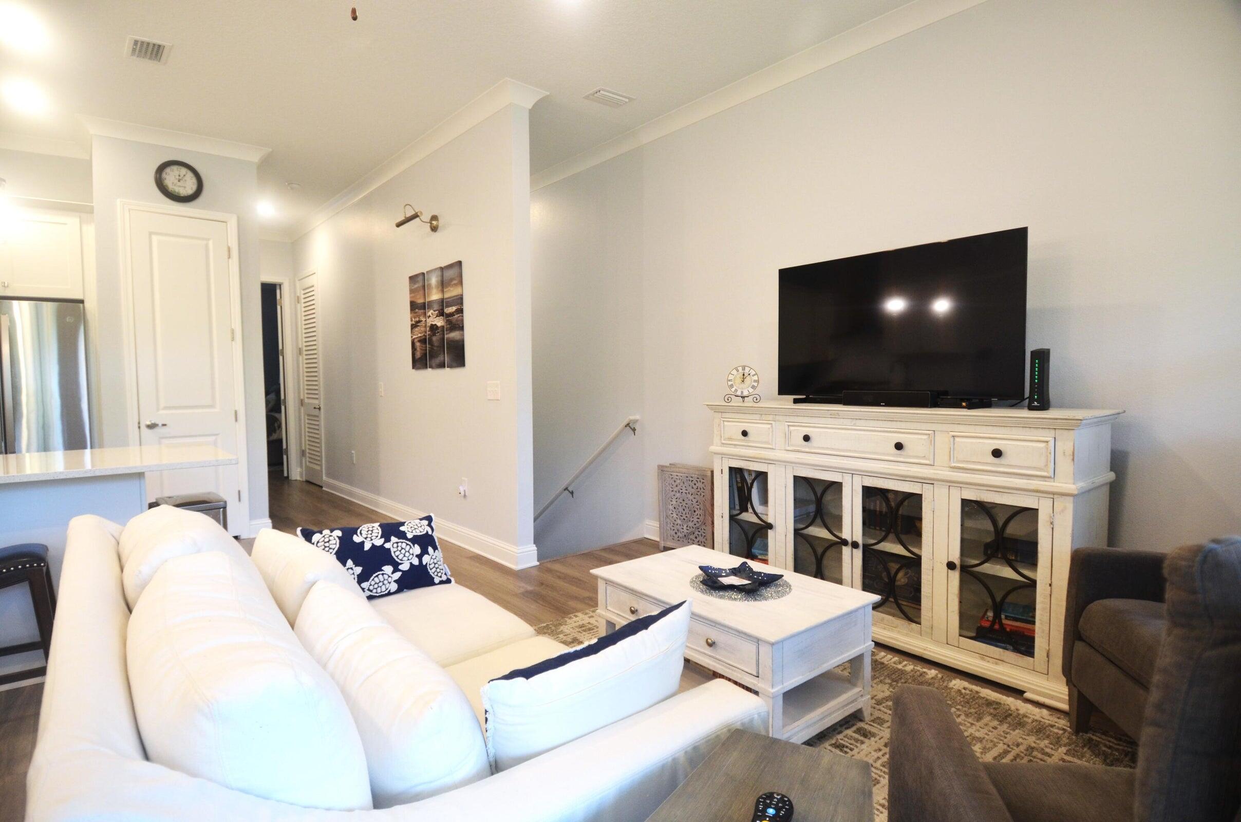 KARA LAKE TOWNHOMES - Residential