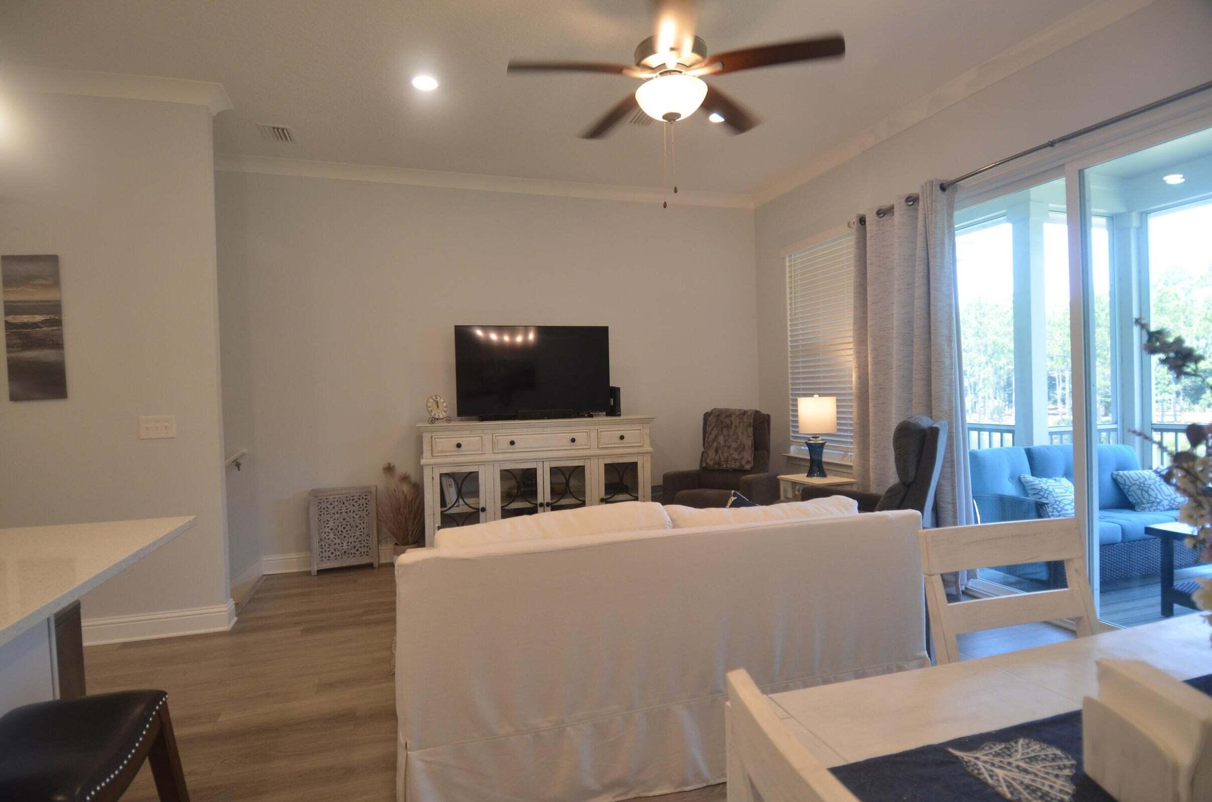 KARA LAKE TOWNHOMES - Residential