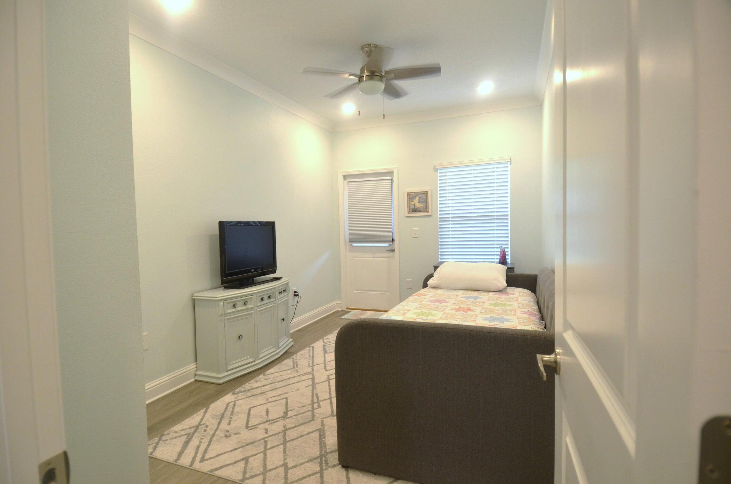 KARA LAKE TOWNHOMES - Residential