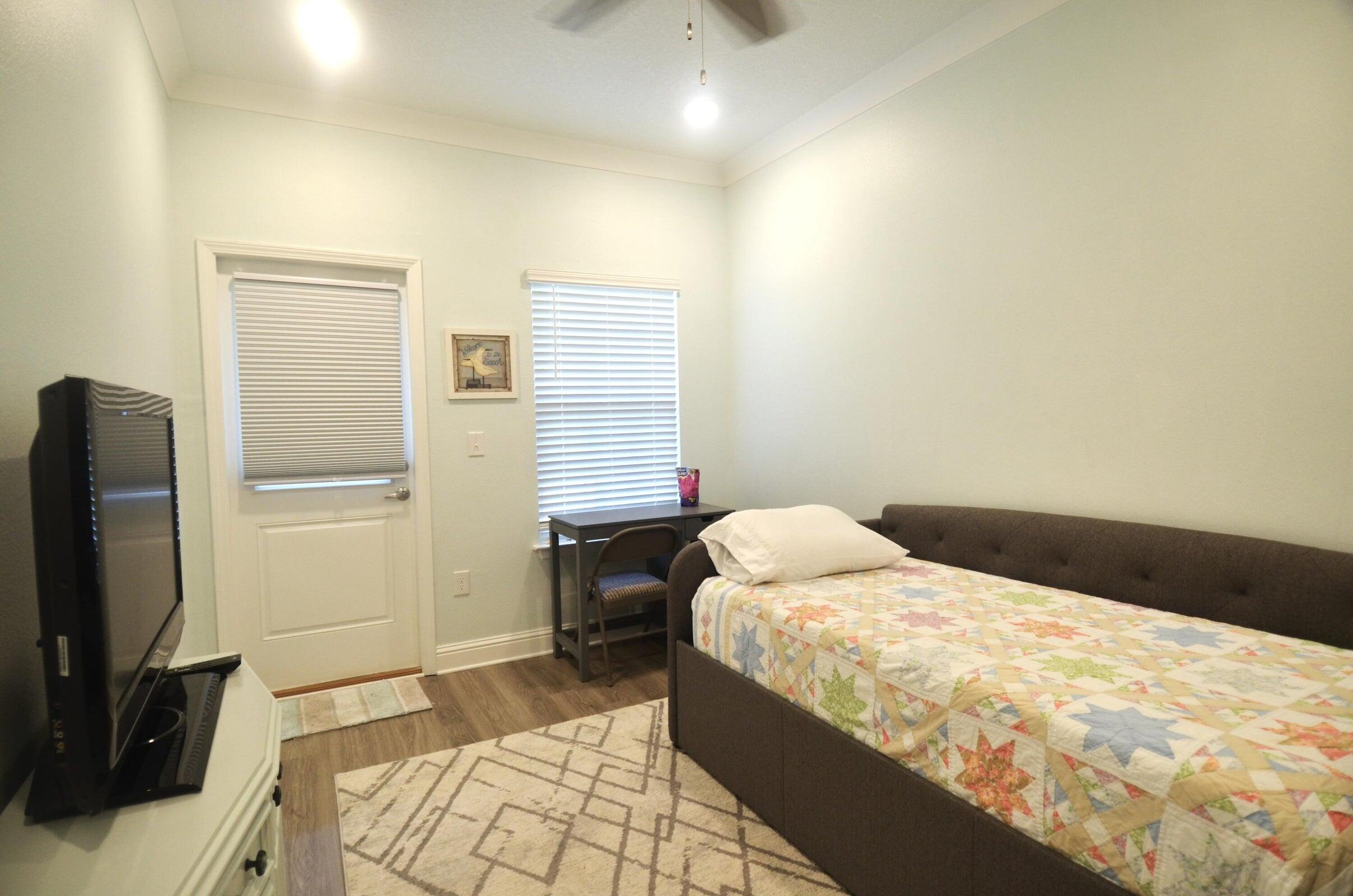 KARA LAKE TOWNHOMES - Residential