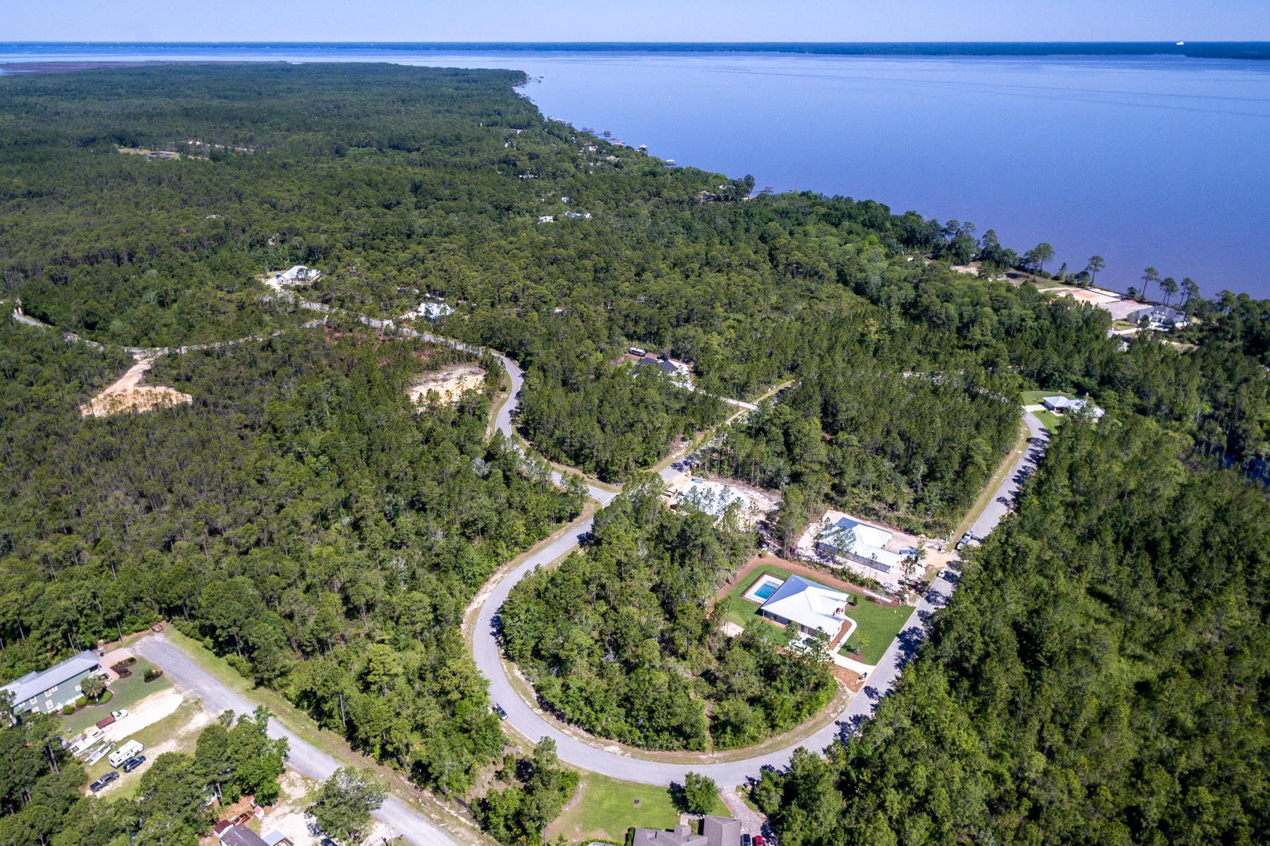 SECLUSION BAY - Land