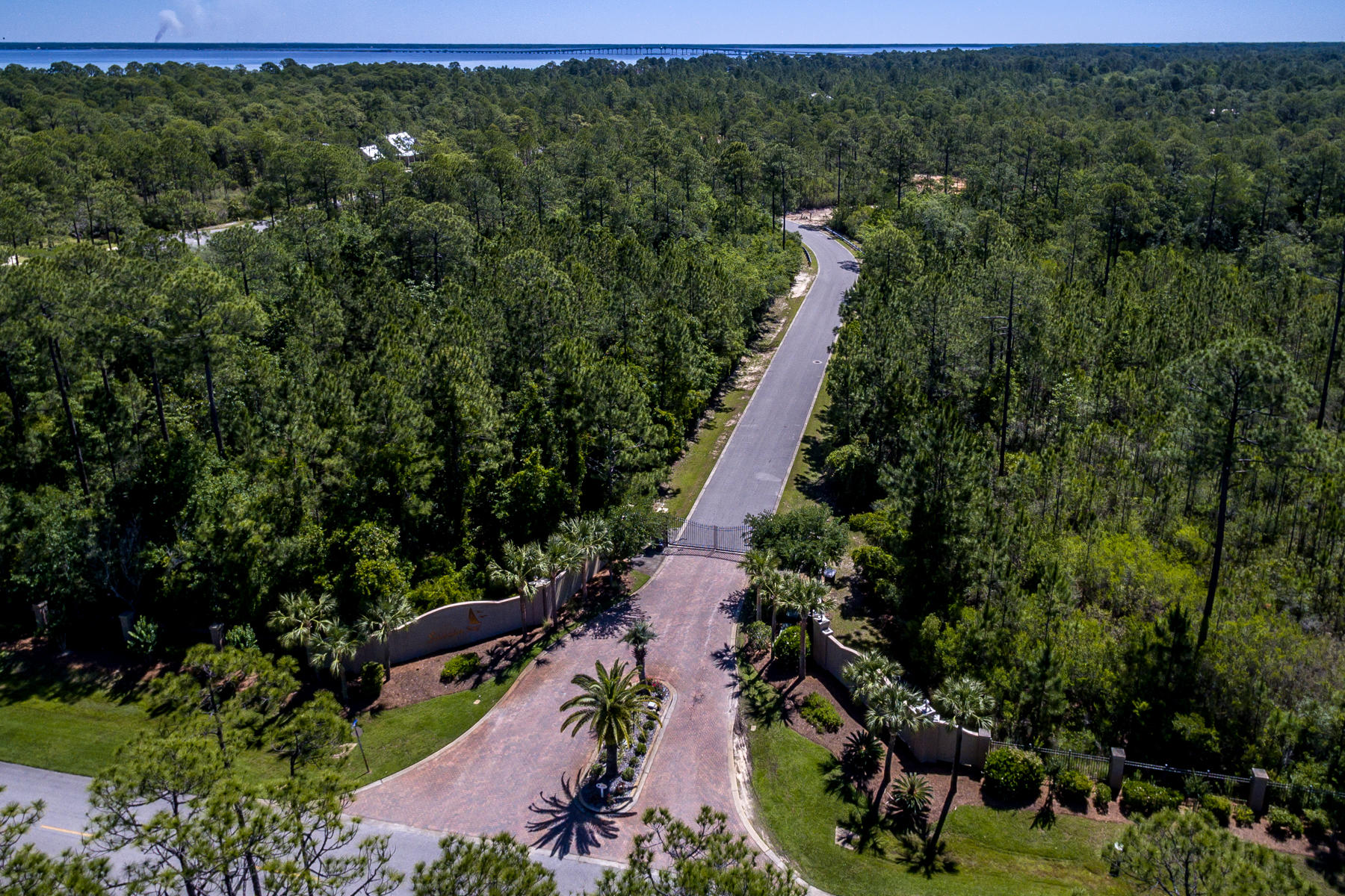 SECLUSION BAY - Land