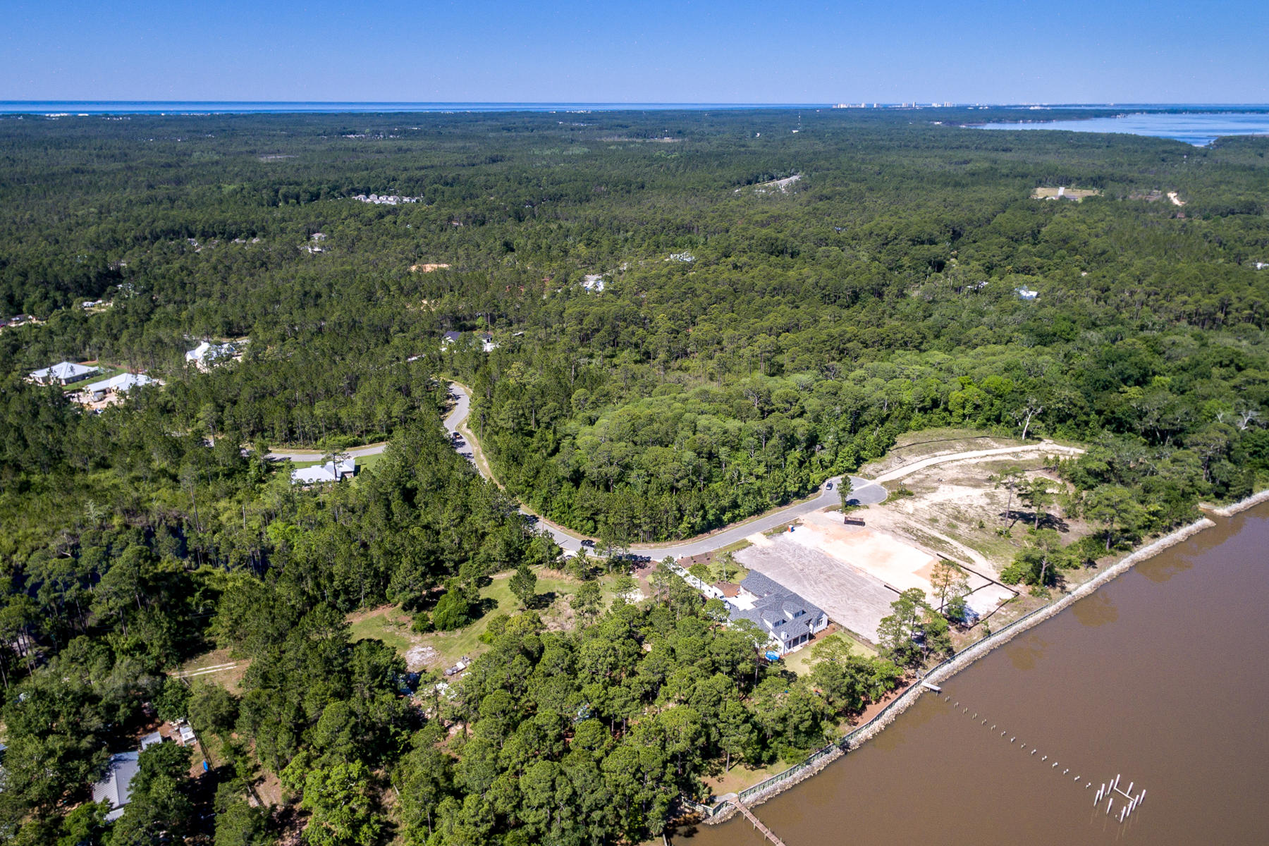 SECLUSION BAY - Land