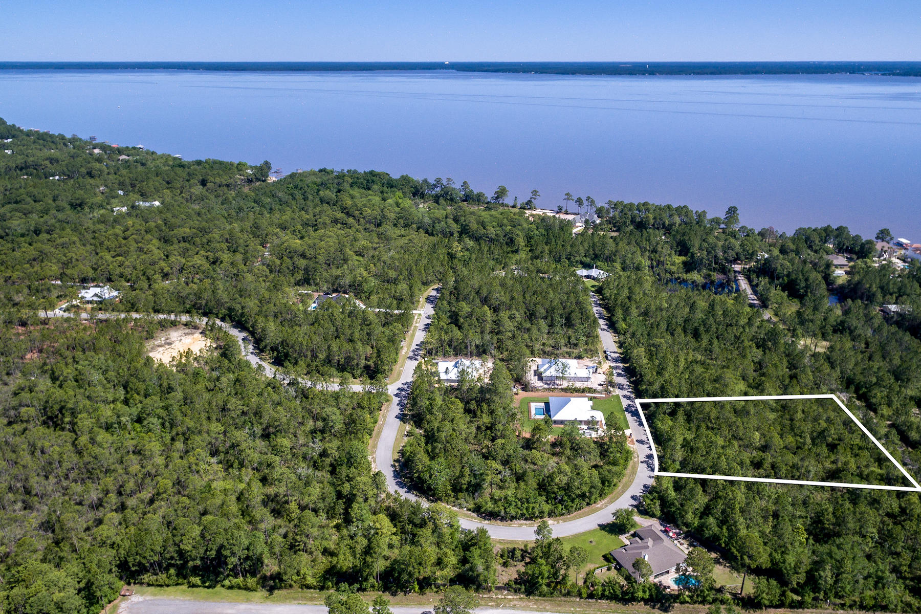 SECLUSION BAY - Land