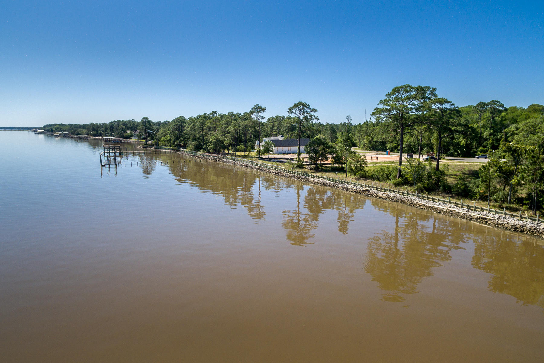 SECLUSION BAY - Land
