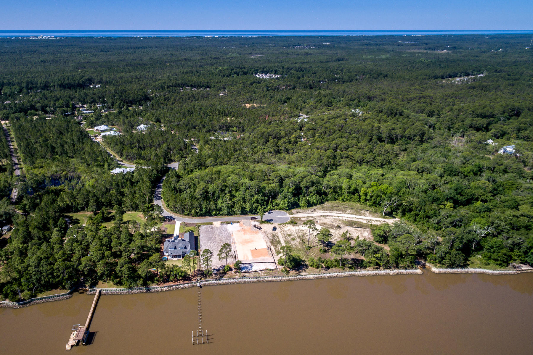 SECLUSION BAY - Land