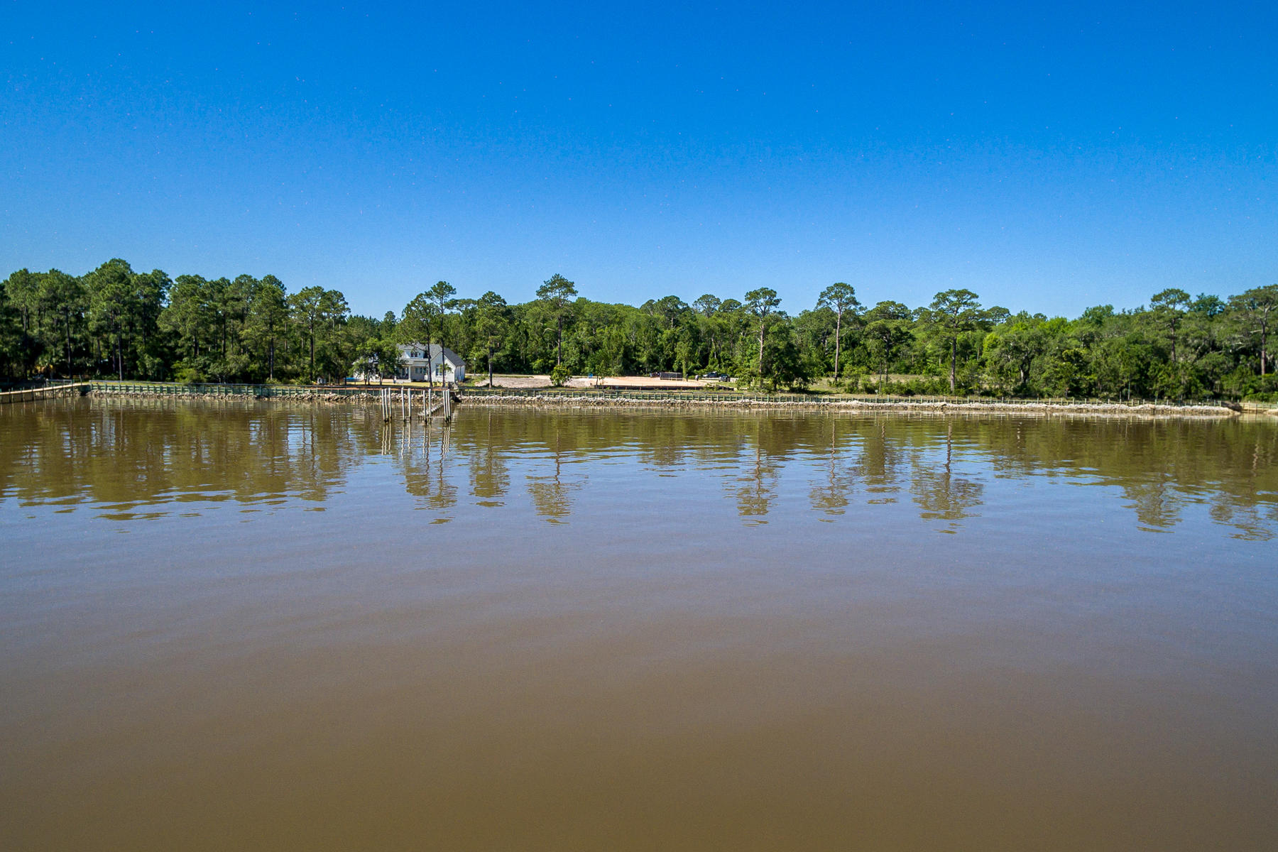 SECLUSION BAY - Land