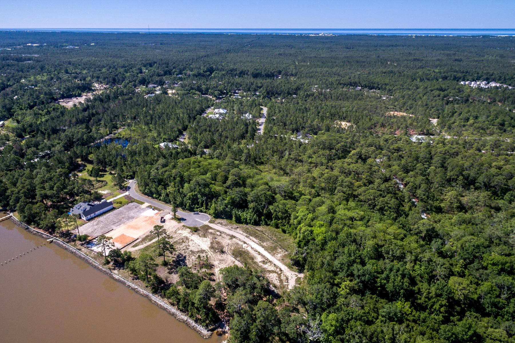 SECLUSION BAY - Land