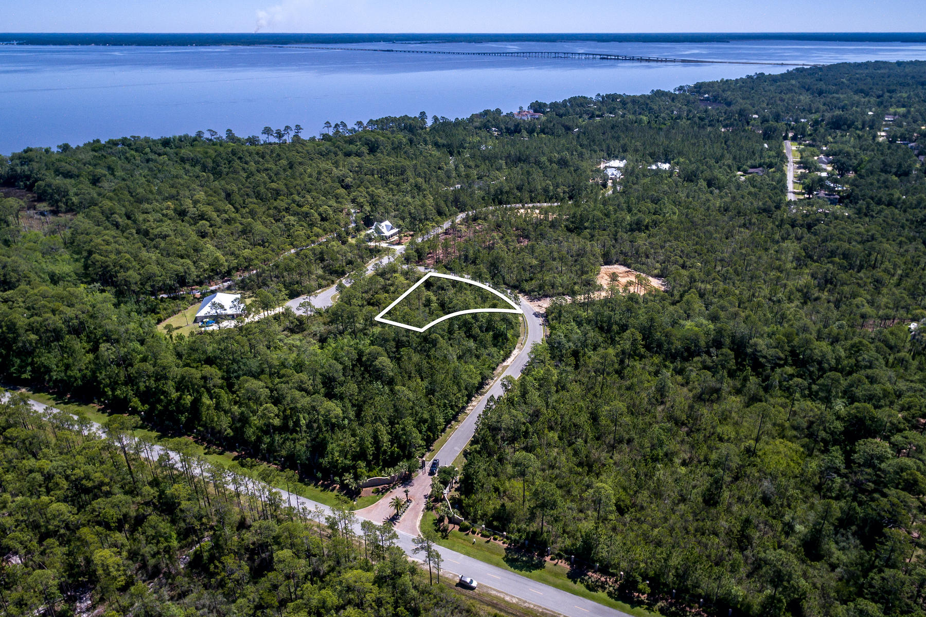 SECLUSION BAY - Land