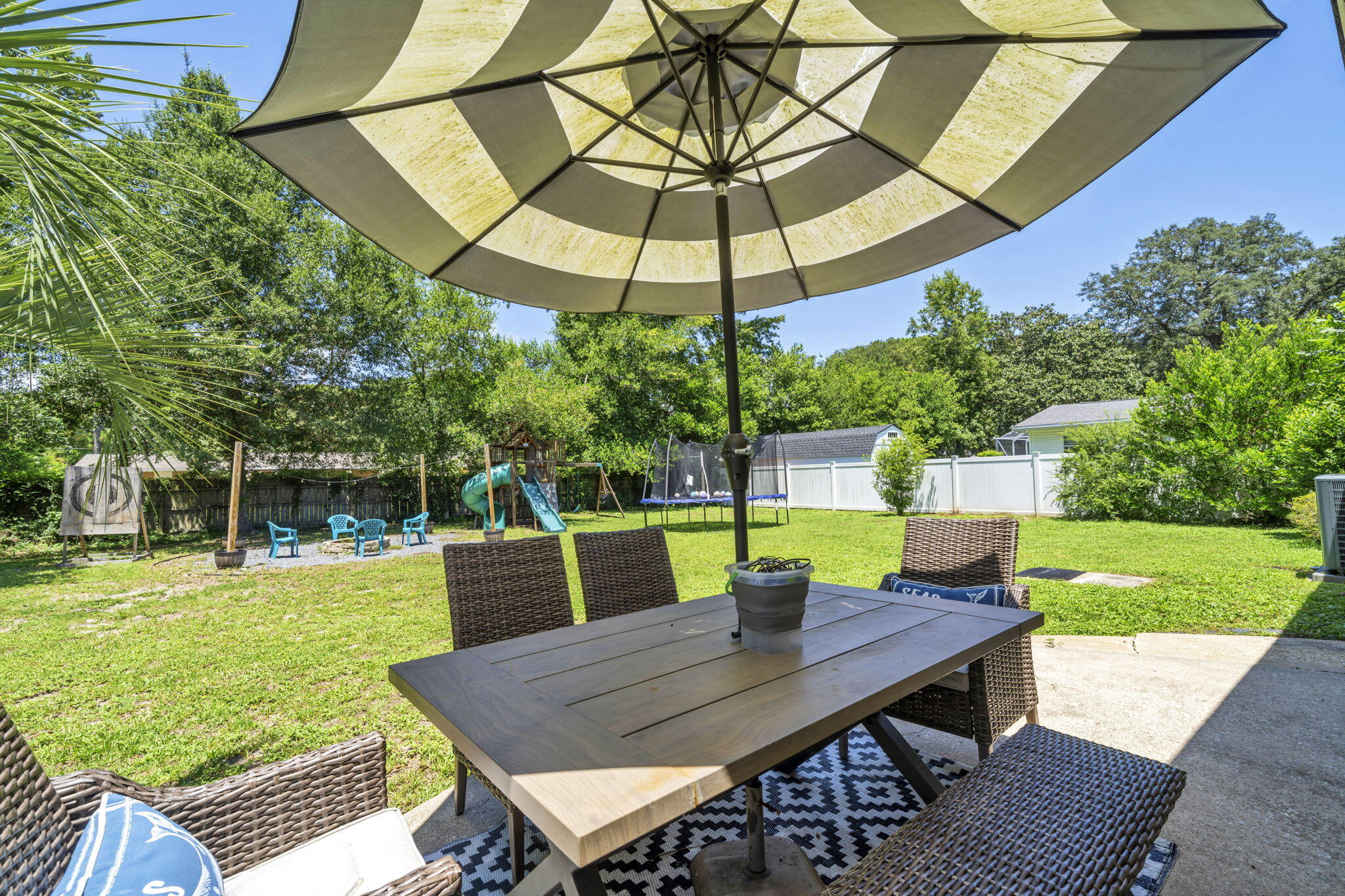 BAYOU POQUITO - Residential