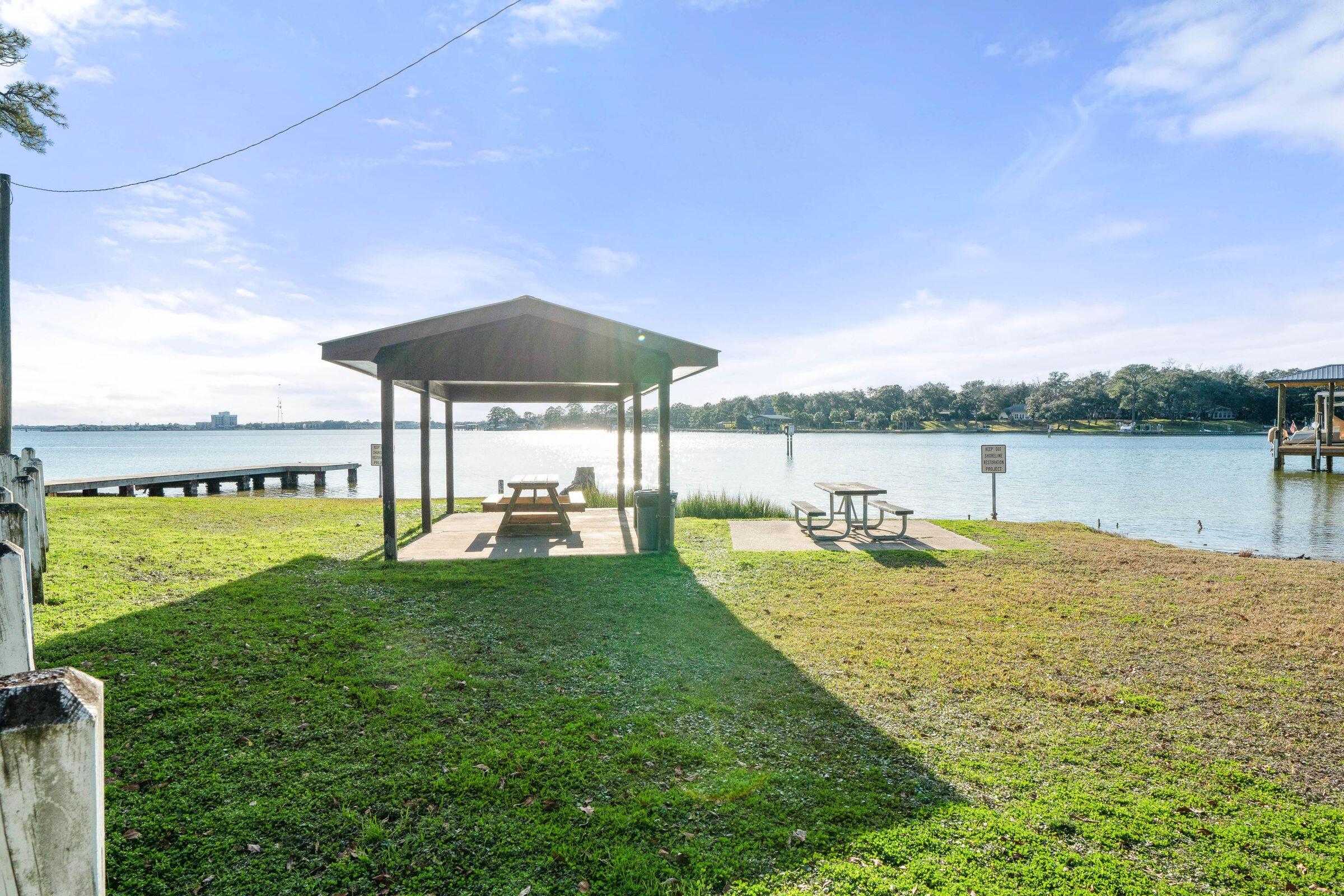 BAYOU POQUITO - Residential
