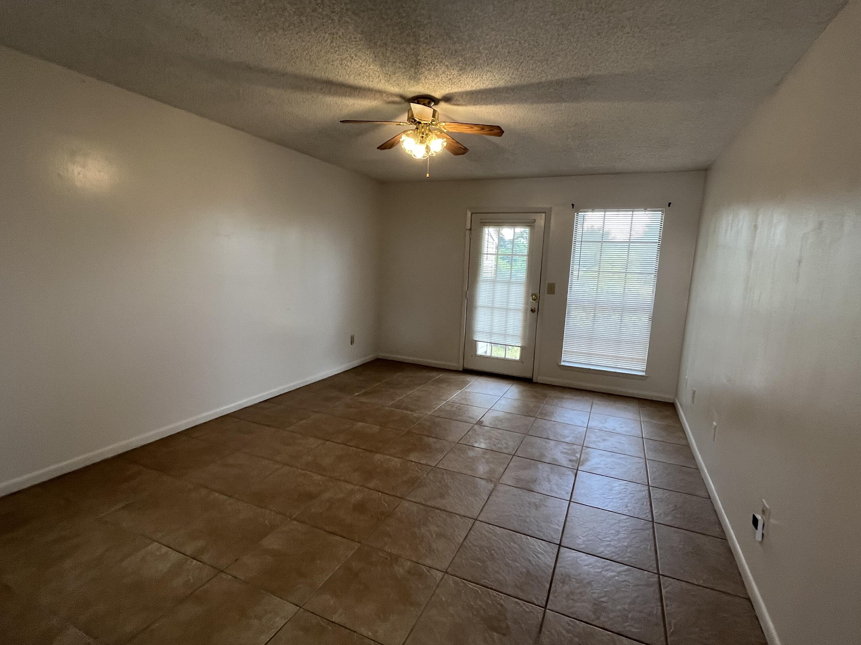 CLASSIC MANOR - Residential Lease