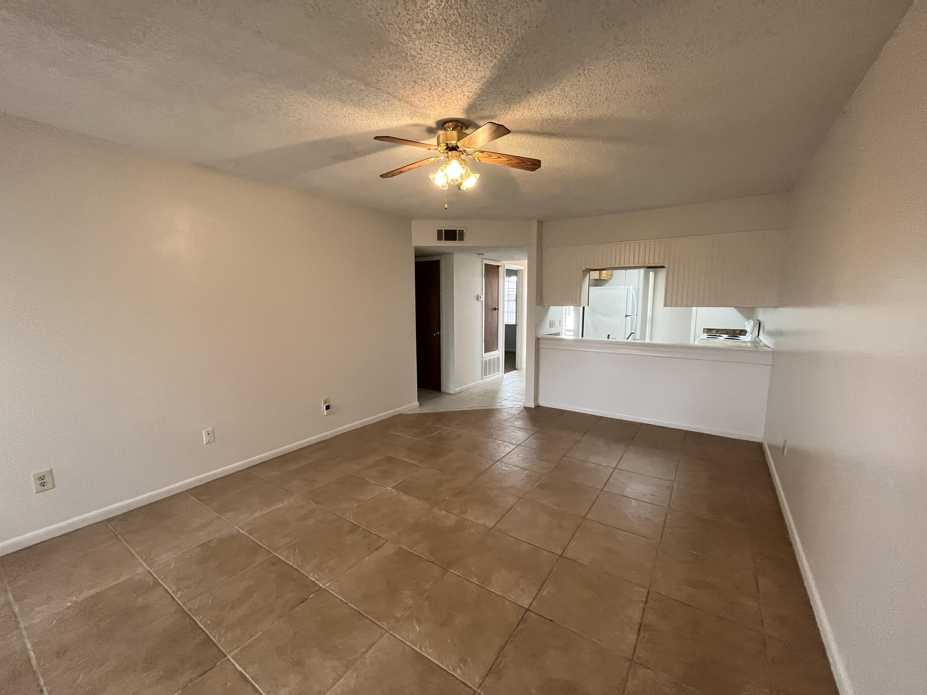 CLASSIC MANOR - Residential Lease