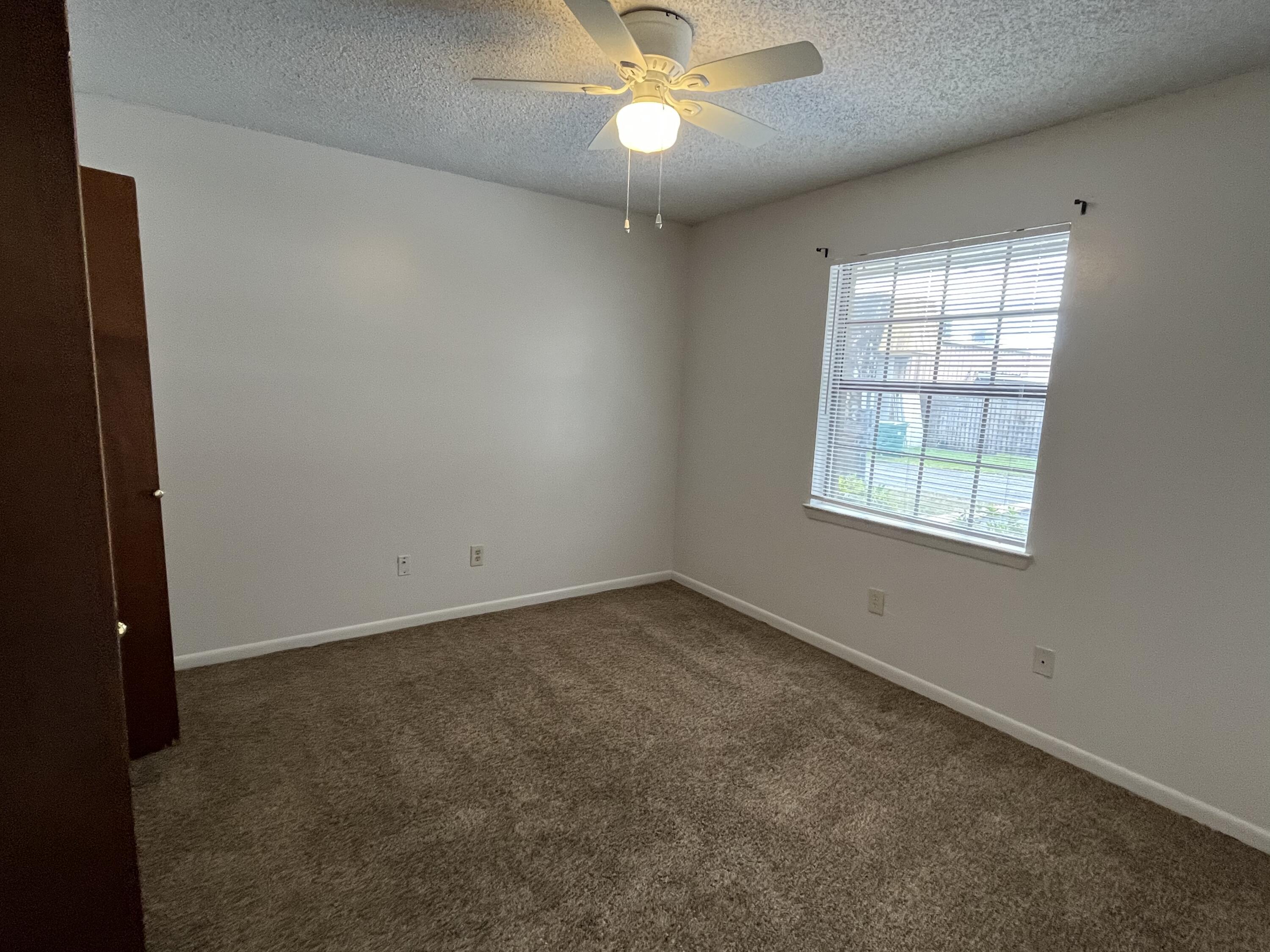 CLASSIC MANOR - Residential Lease