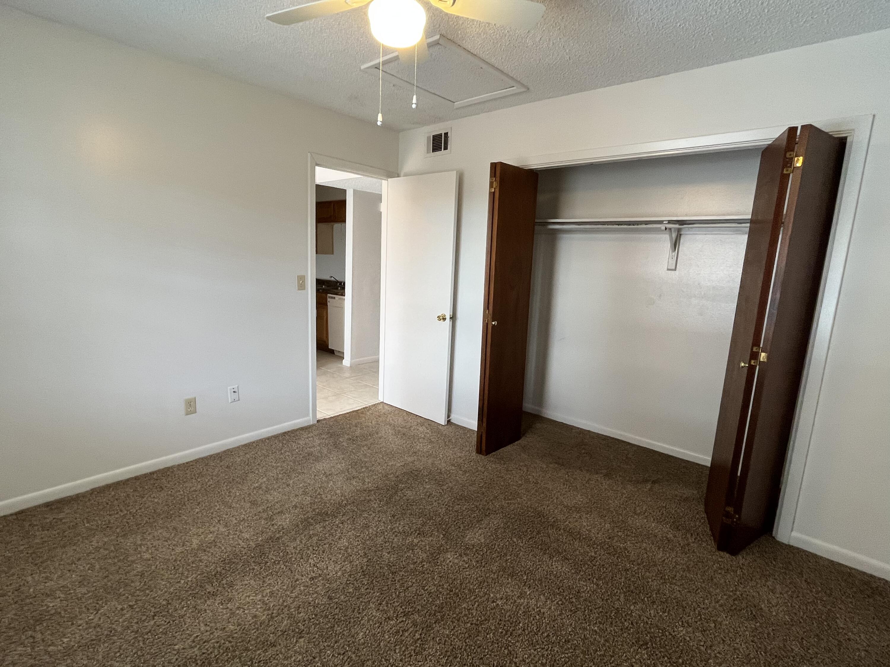 CLASSIC MANOR - Residential Lease