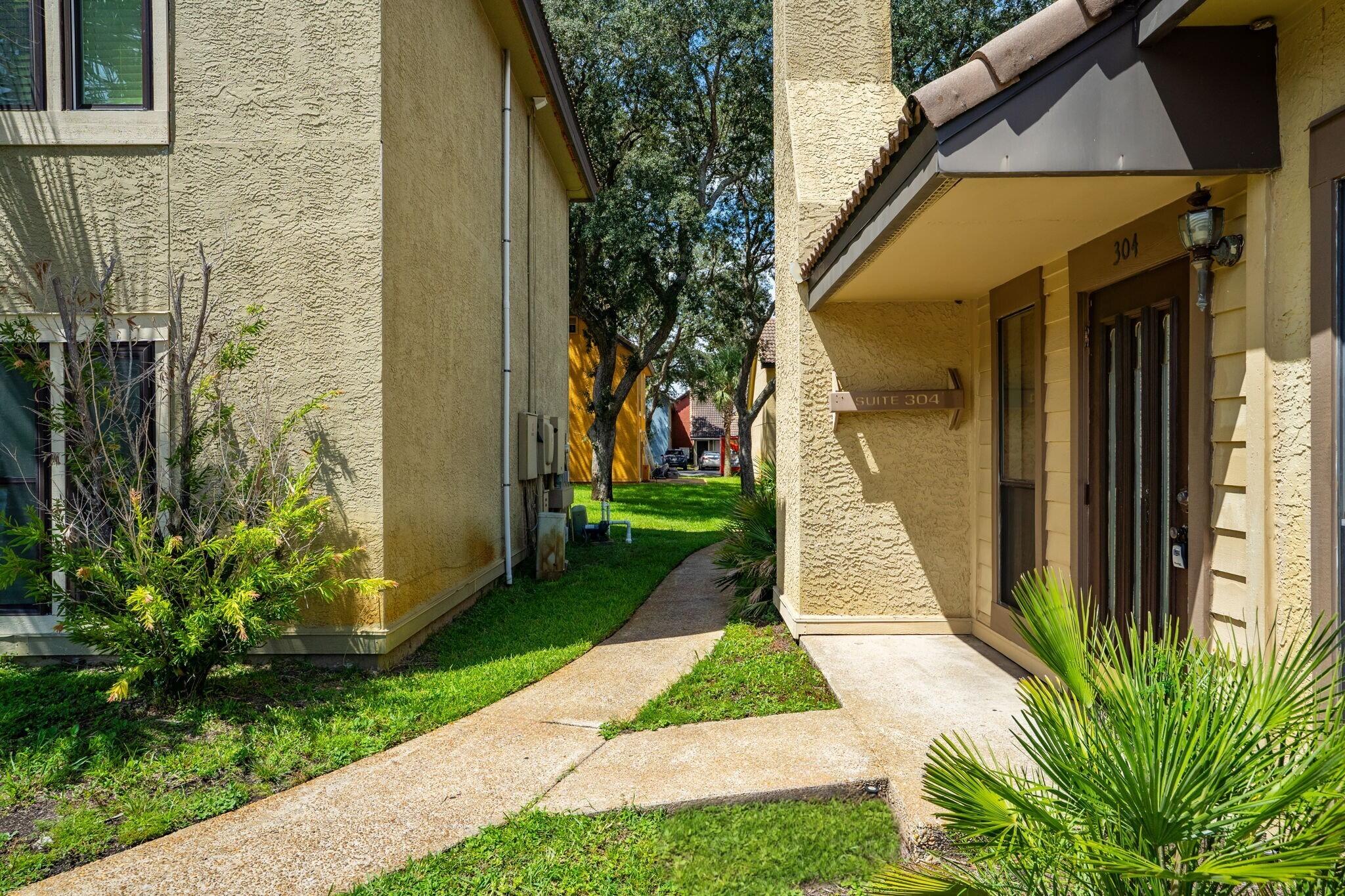 151 Mary Esther Blvd 304