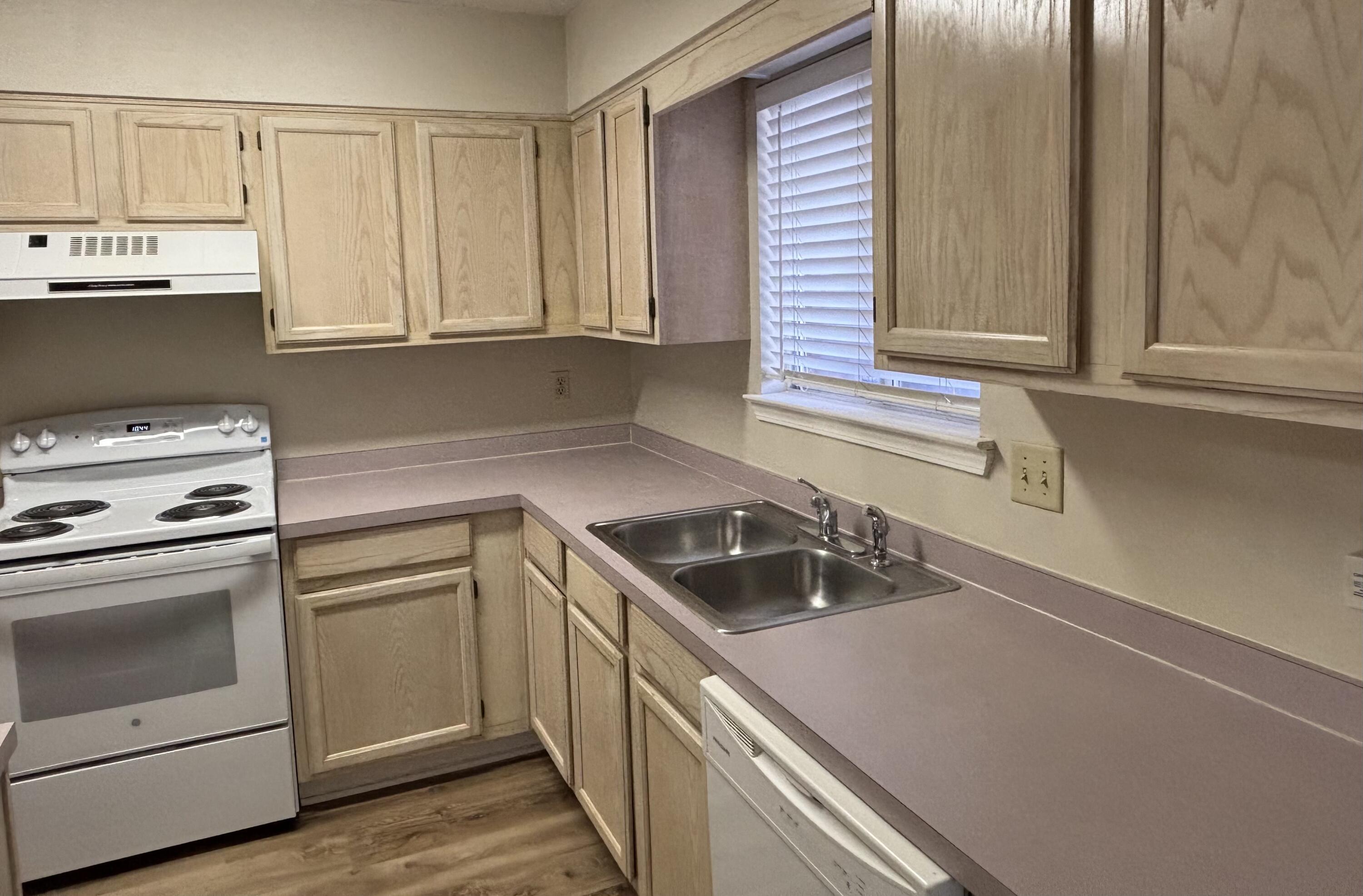 AZALEA GARDENS 1ST ADDN - Residential Lease