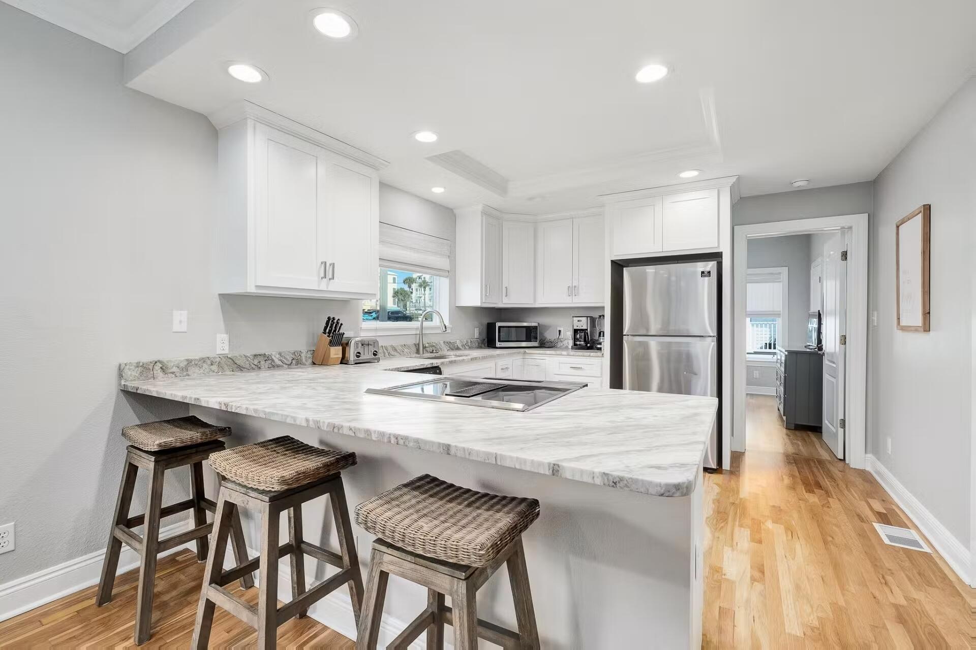 SUNRISE BEACH - Residential