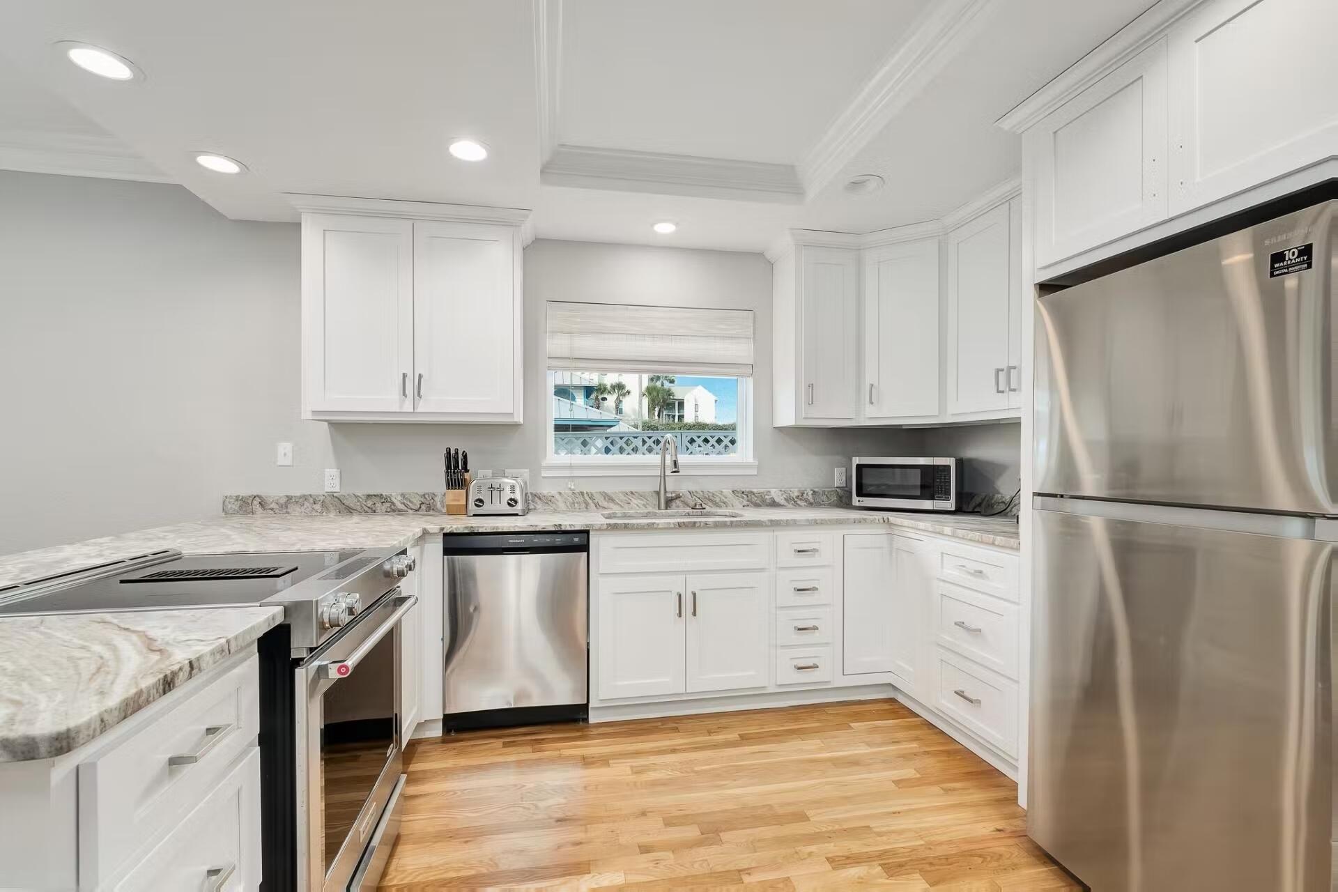 SUNRISE BEACH - Residential